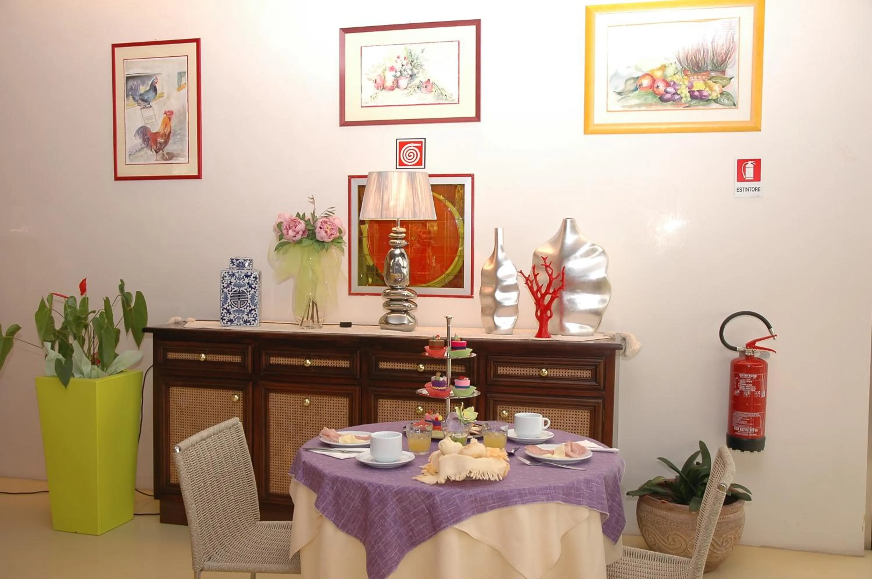 Restaurant/places to eat in Hotel Elvia