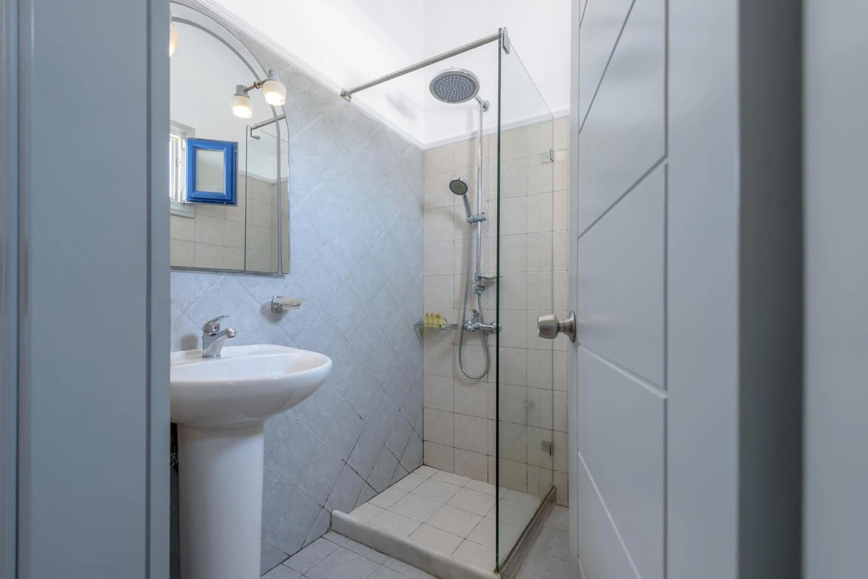 Bathroom in Anemomilos