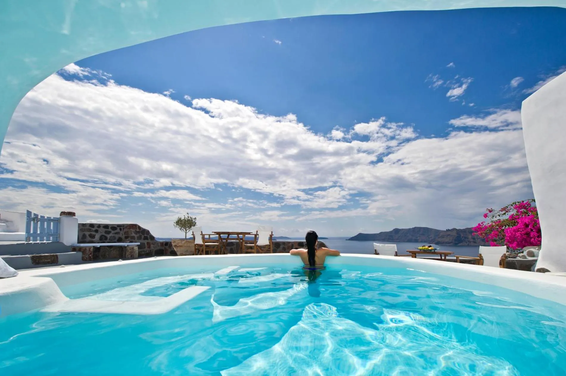 Swimming pool in Anemomilos