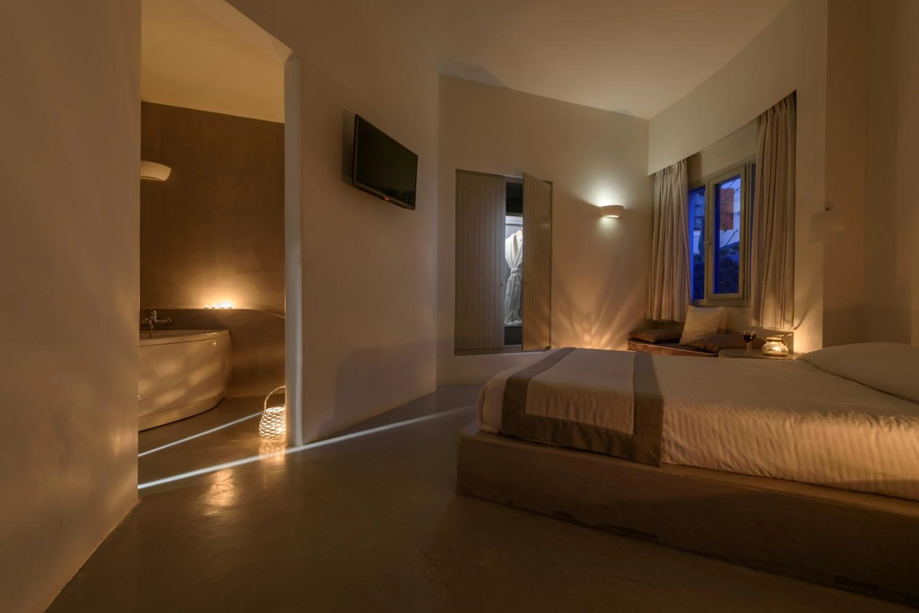 Bedroom, Bed in Anemomilos