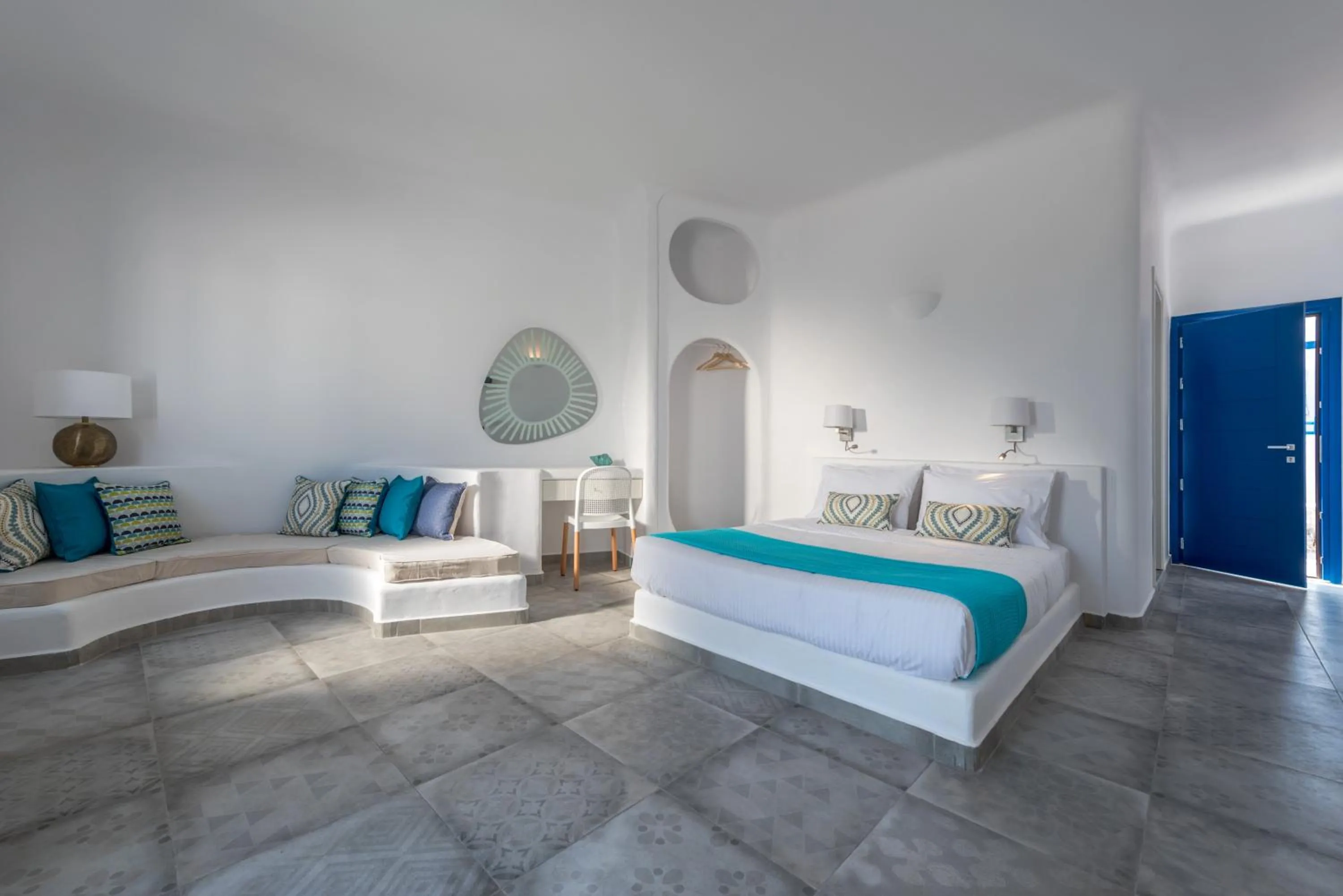 Photo of the whole room, Bed in Anemomilos