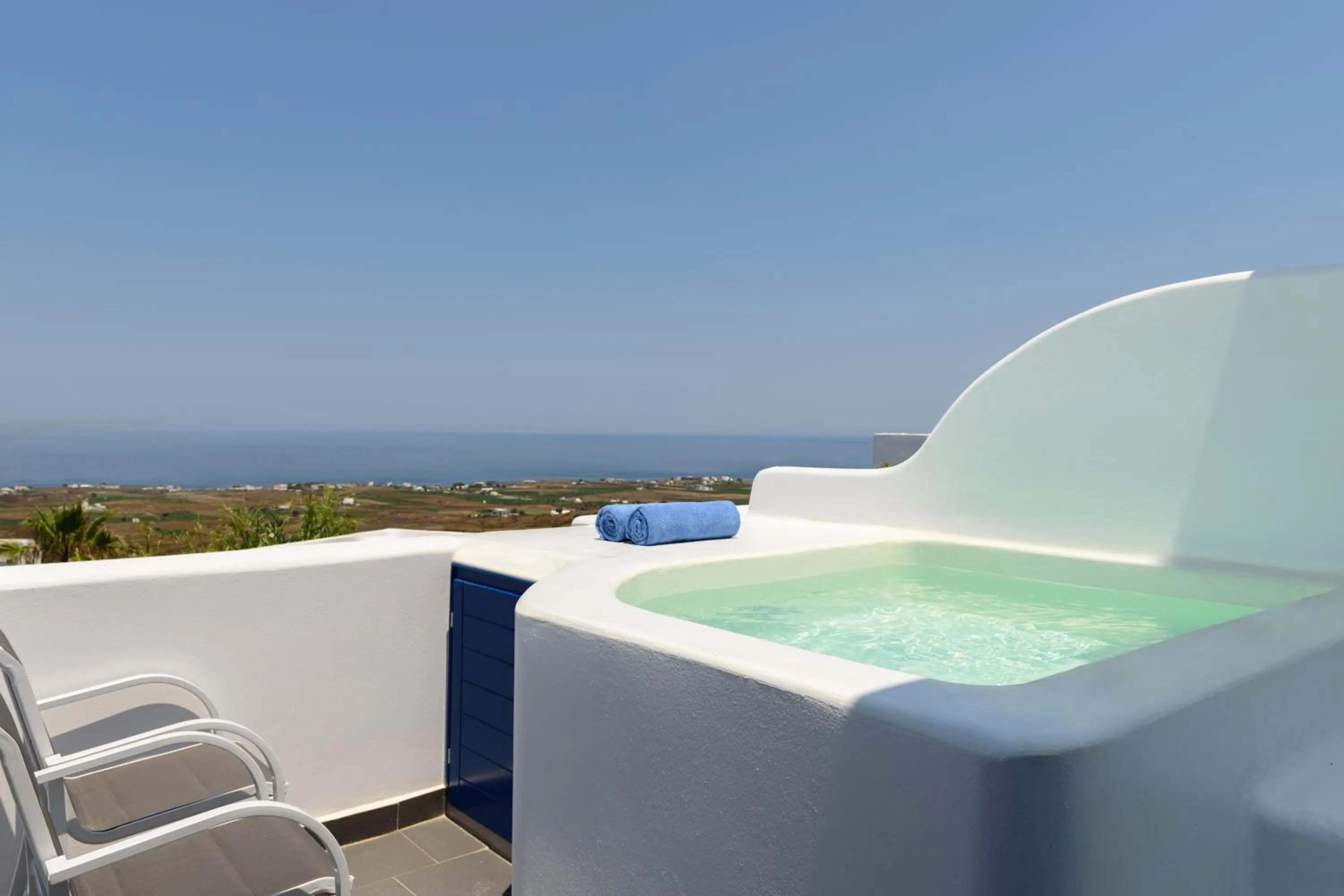 Hot Tub in Anemomilos