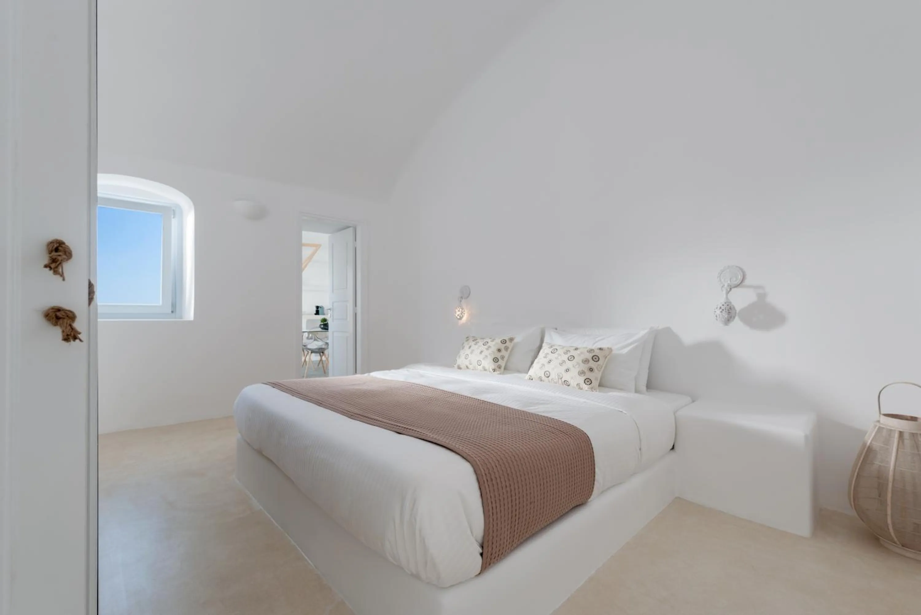 bunk bed, Bed in Anemomilos