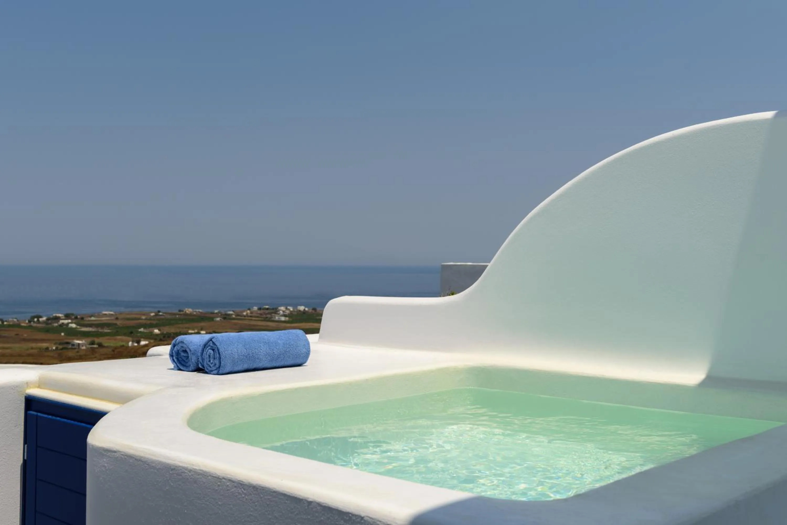 Hot Tub in Anemomilos