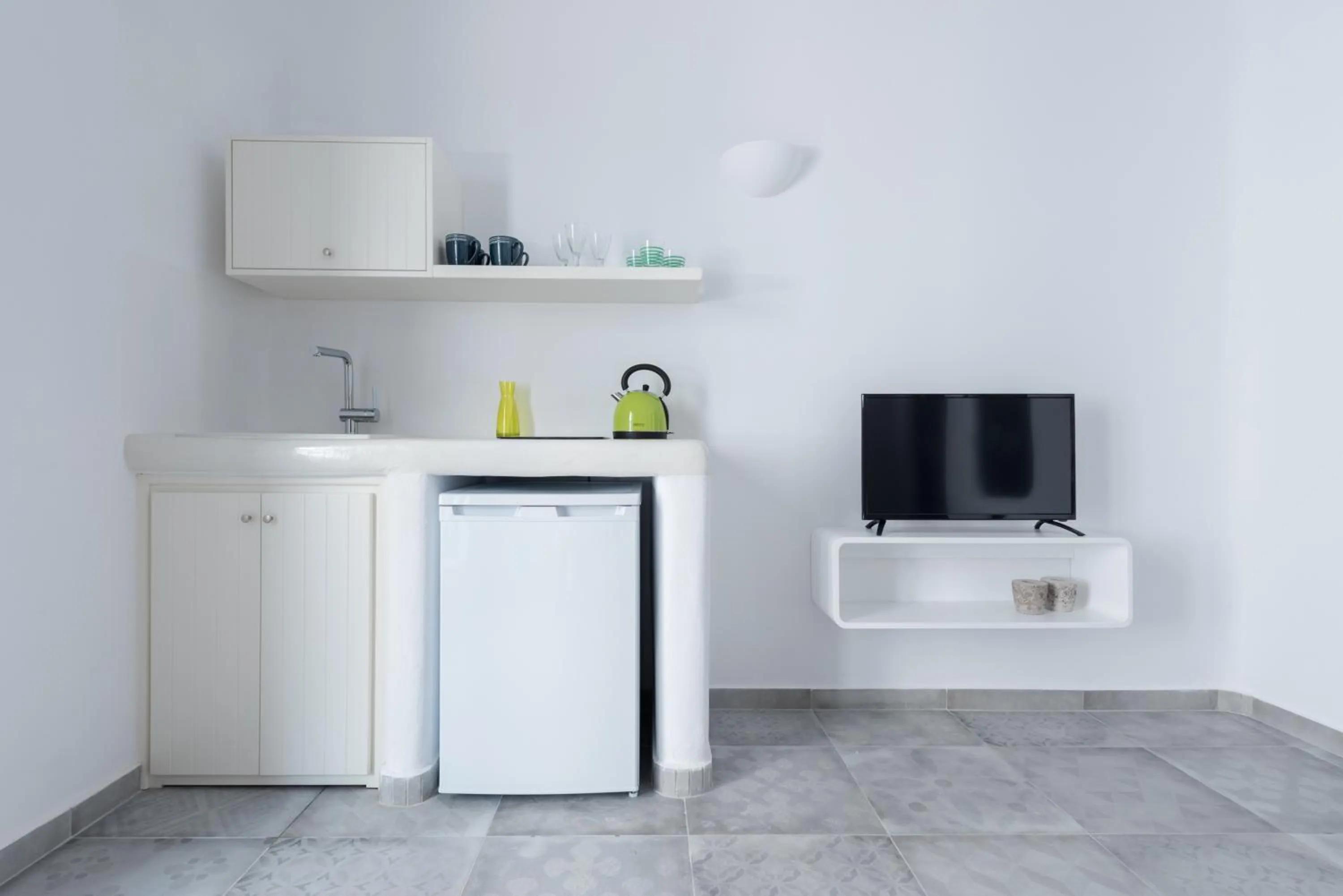 TV and multimedia in Anemomilos