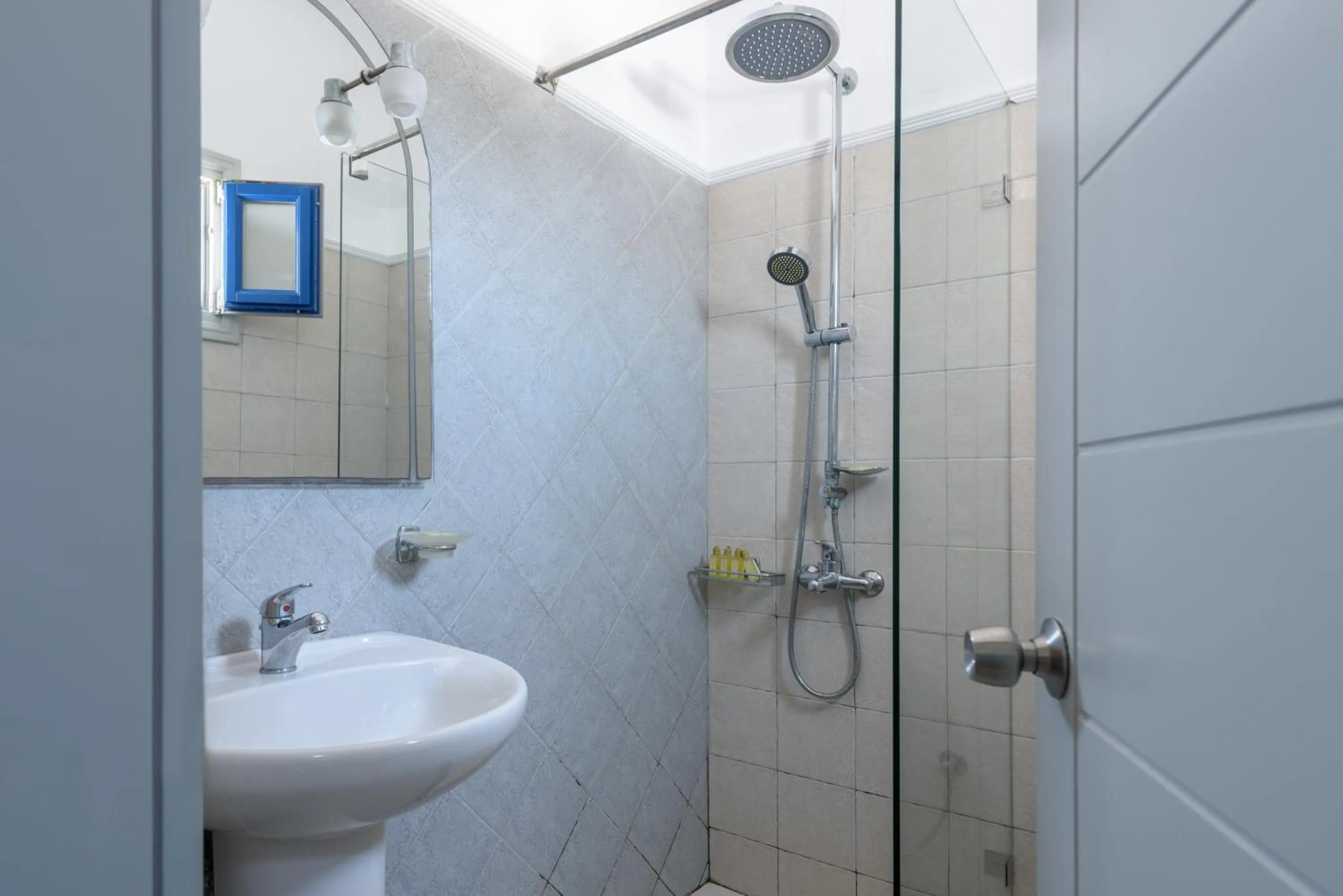 Bathroom in Anemomilos