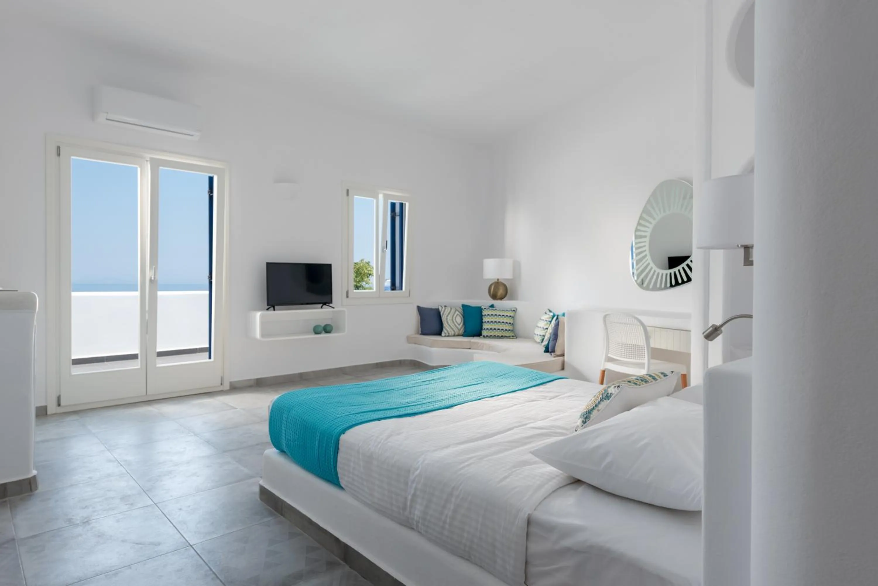 Photo of the whole room, Bed in Anemomilos