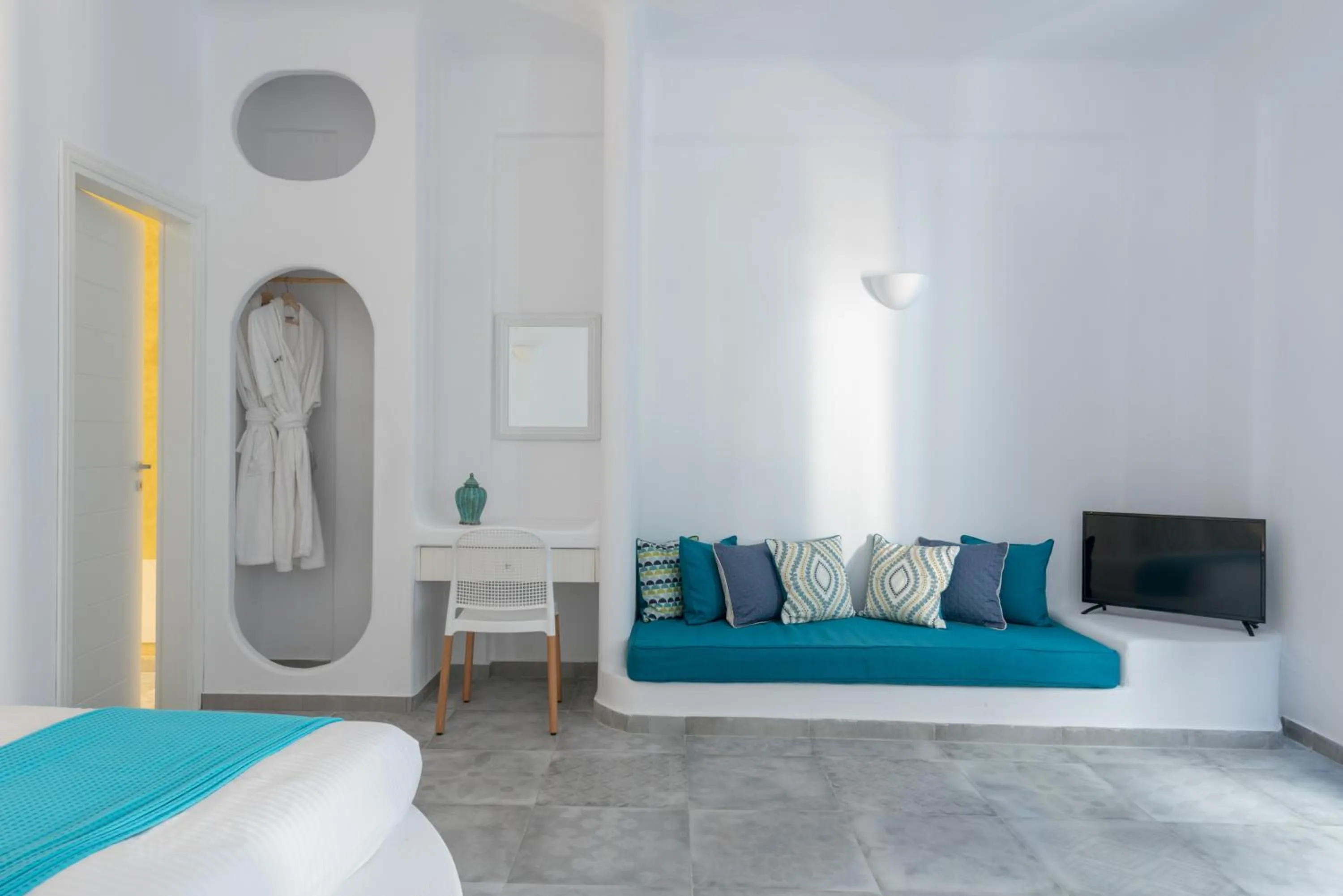 TV and multimedia, Bed in Anemomilos