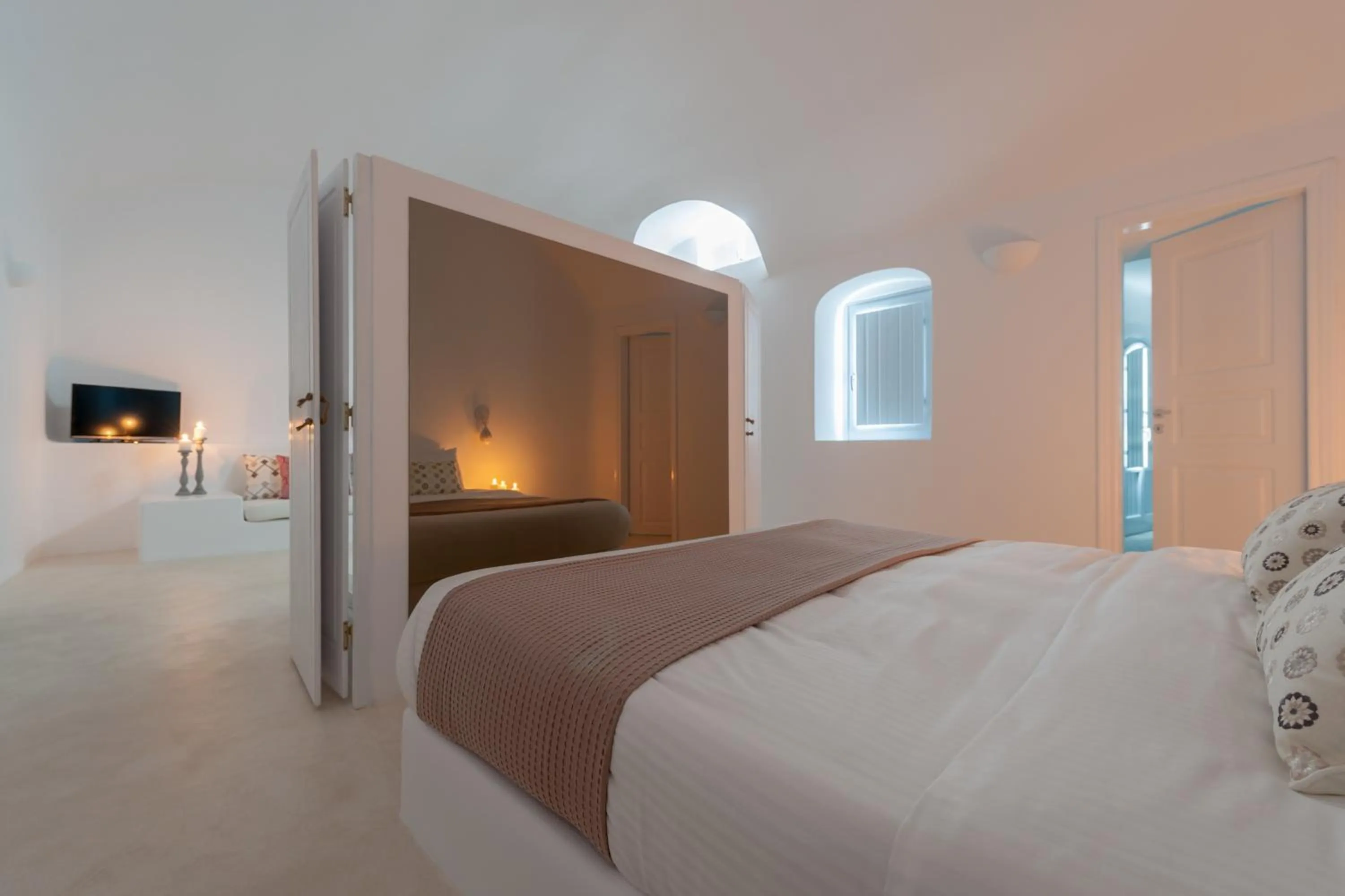 bunk bed, Bed in Anemomilos