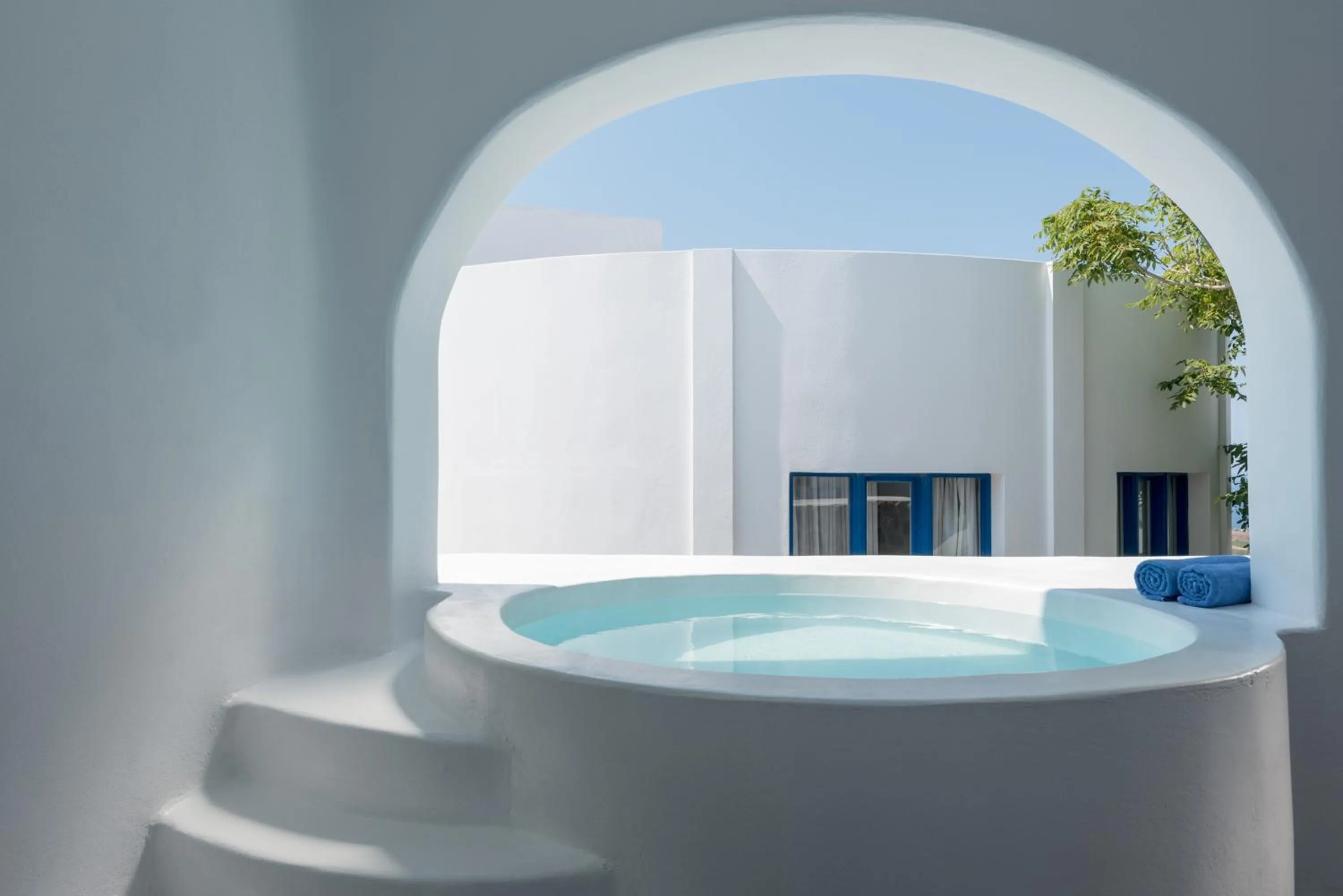 Hot Tub in Anemomilos