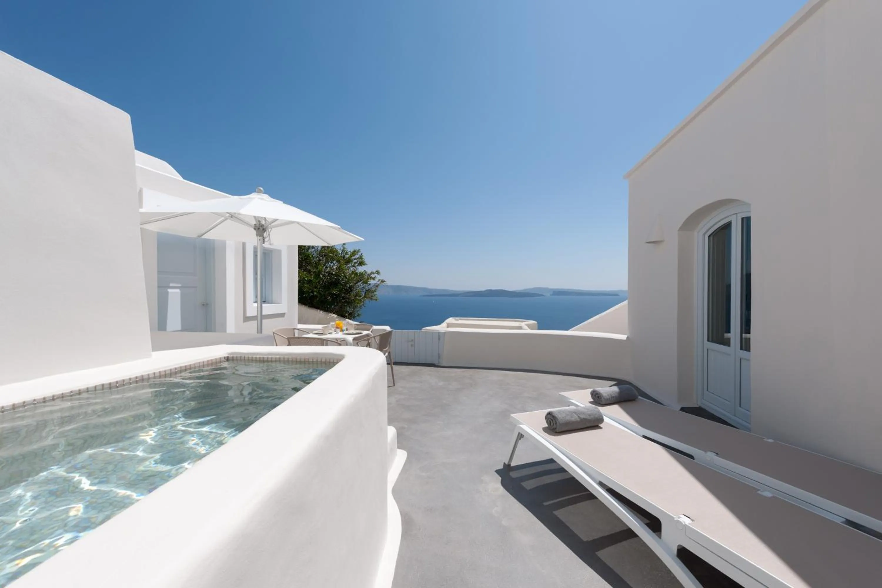 Sea view in Anemomilos