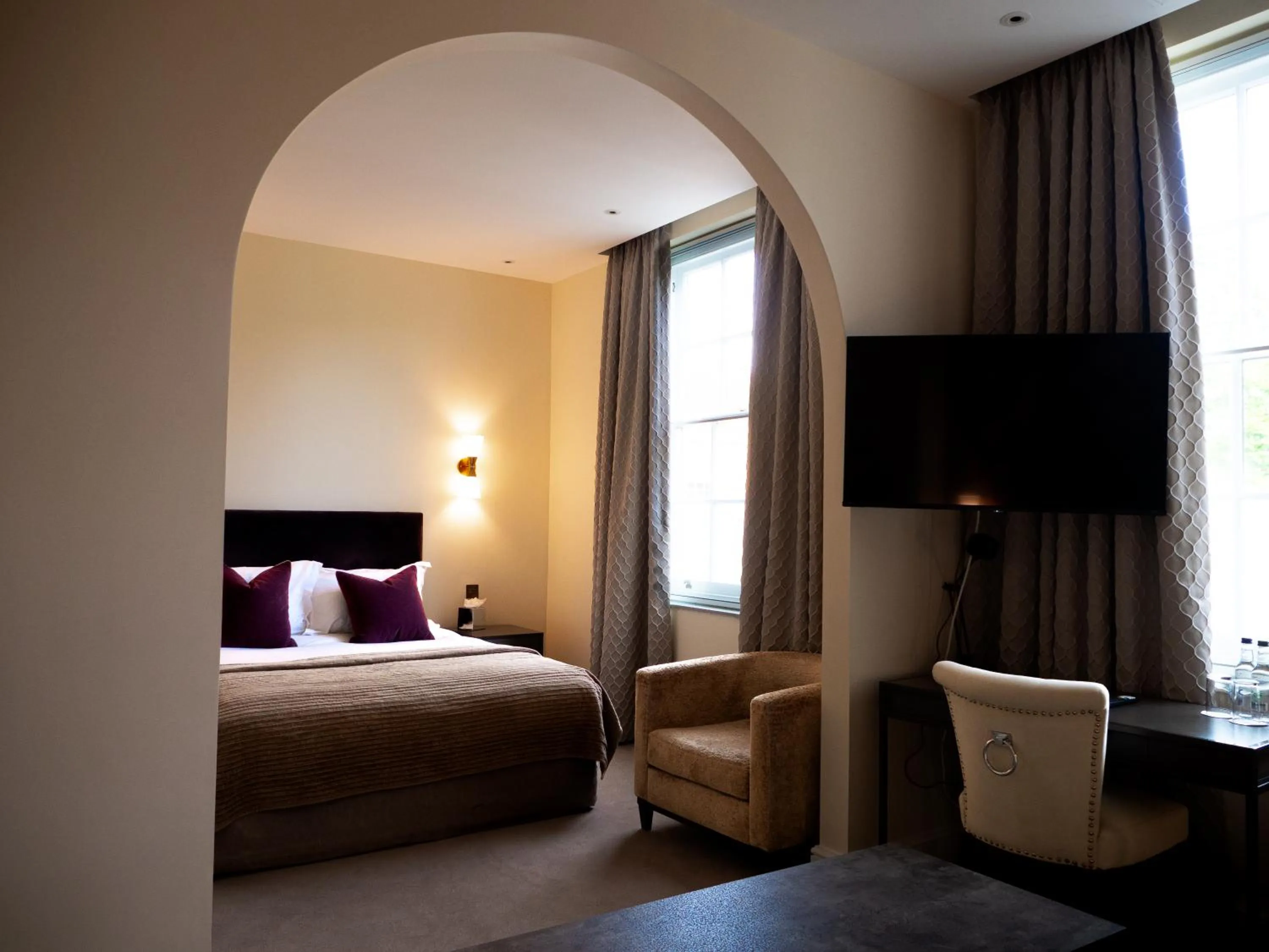 Bed in St Michael's Manor Hotel - St Albans