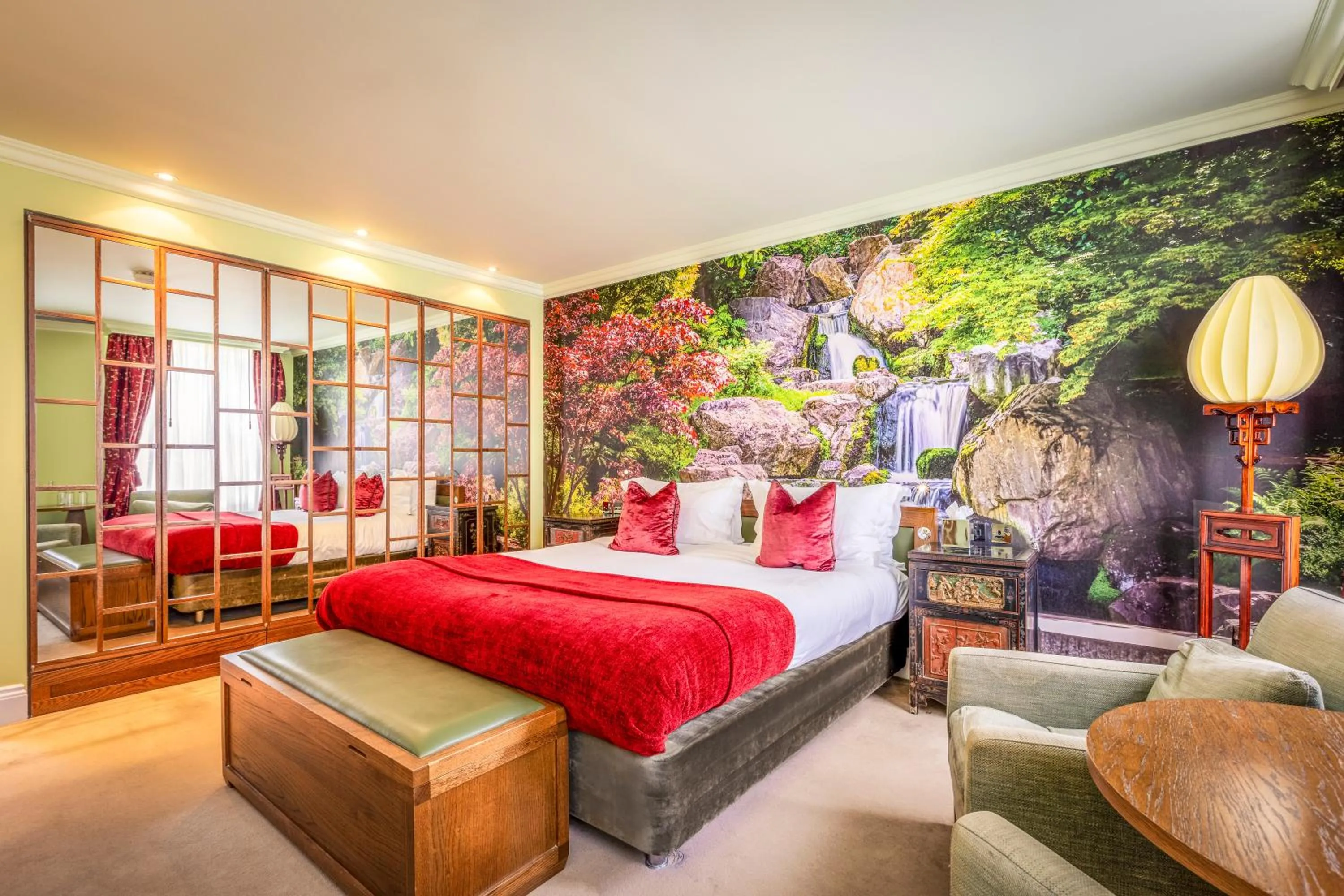 Bed in St Michael's Manor Hotel - St Albans