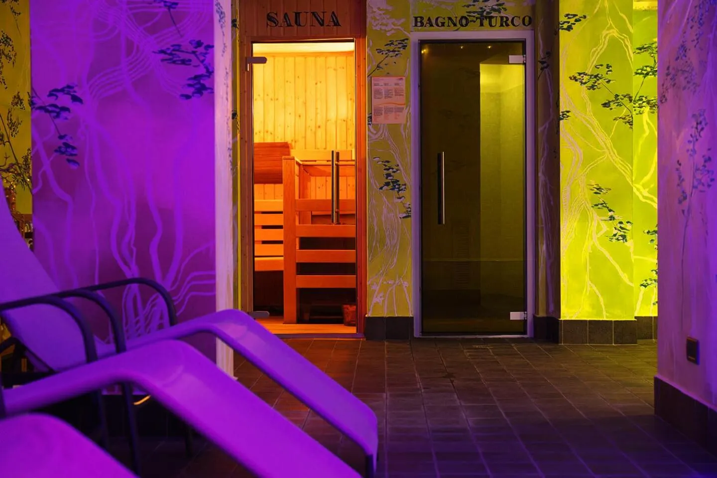 Spa and wellness centre/facilities, Bed in T'AMI Hotel Resort Spa