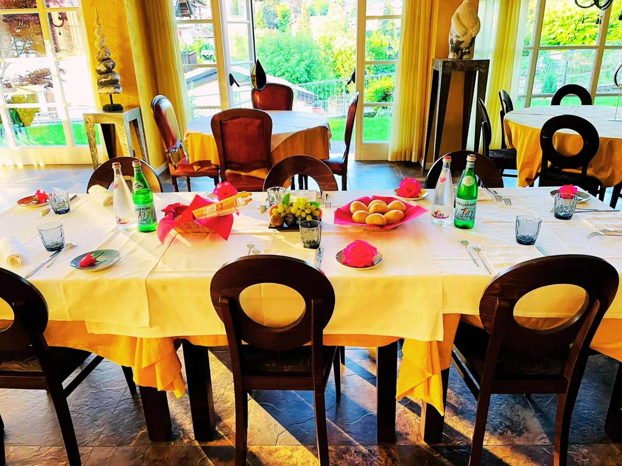 Food and drinks in T'AMI Hotel Resort Spa