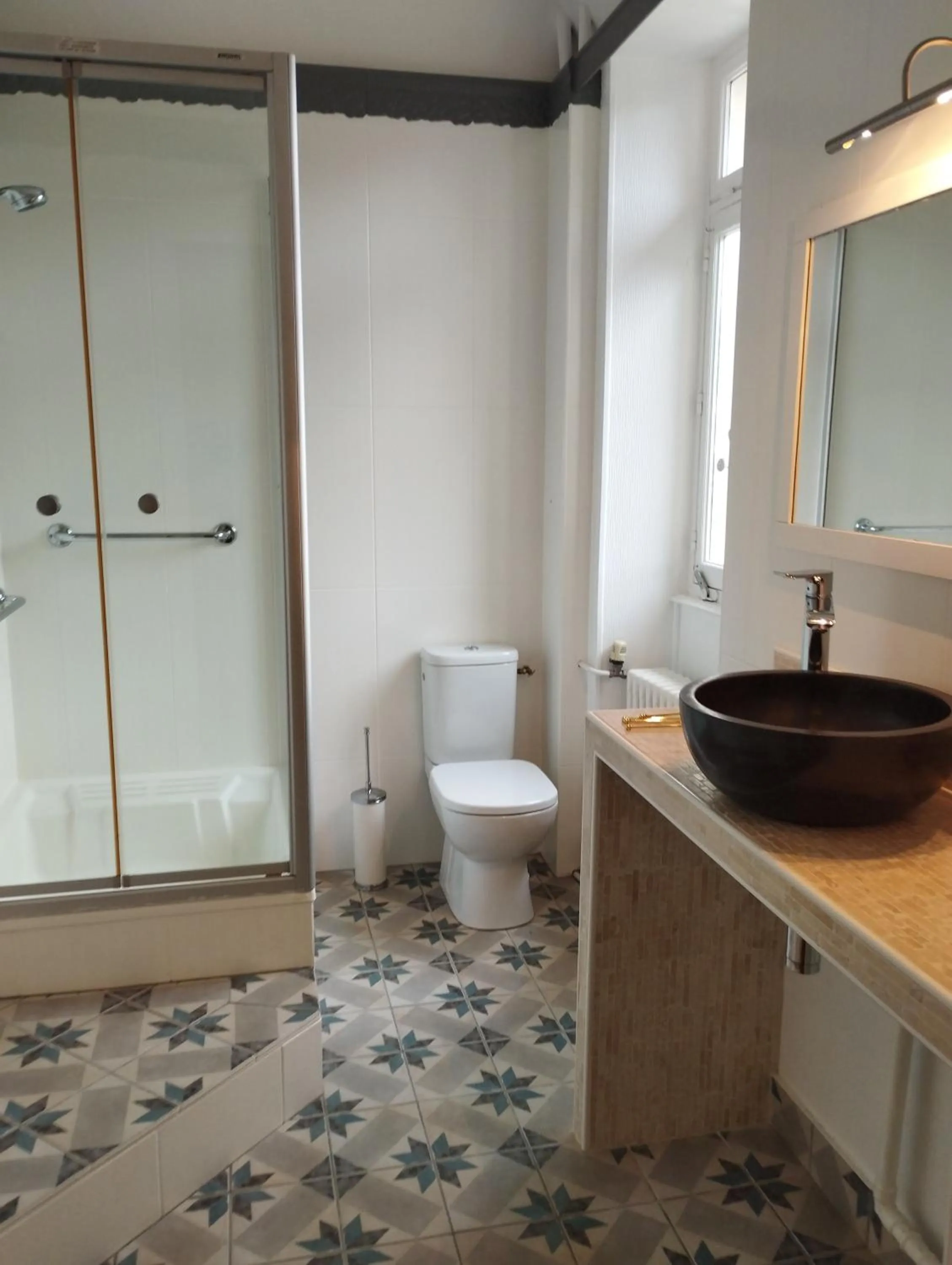 Shower in Ma Tranquillite