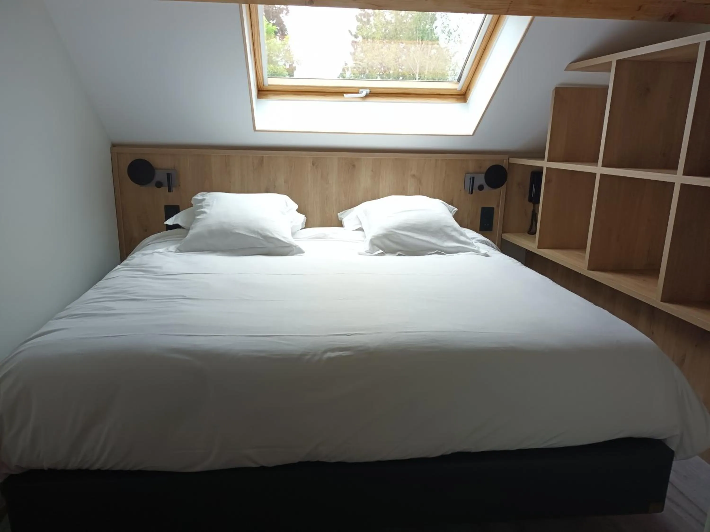 Bed in Hôtel-Restaurant Logis l'Aubrac Laguiole