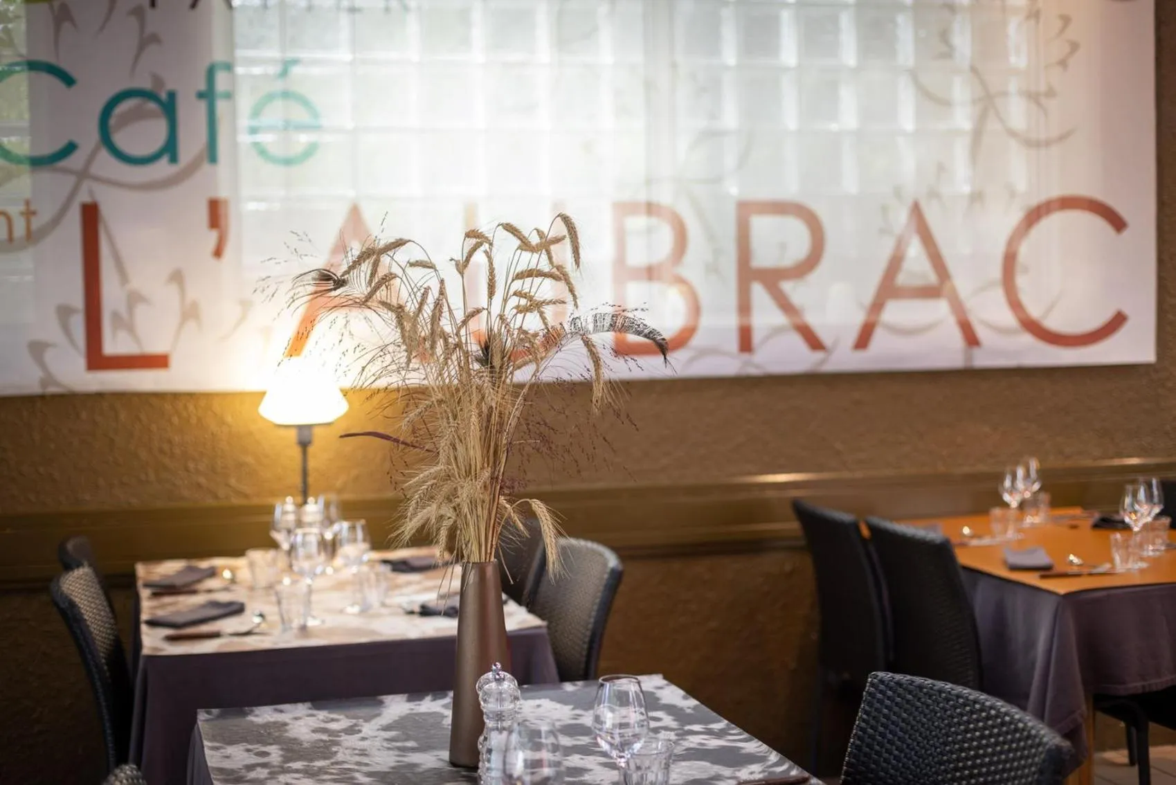 Restaurant/places to eat in Hôtel-Restaurant Logis l'Aubrac Laguiole