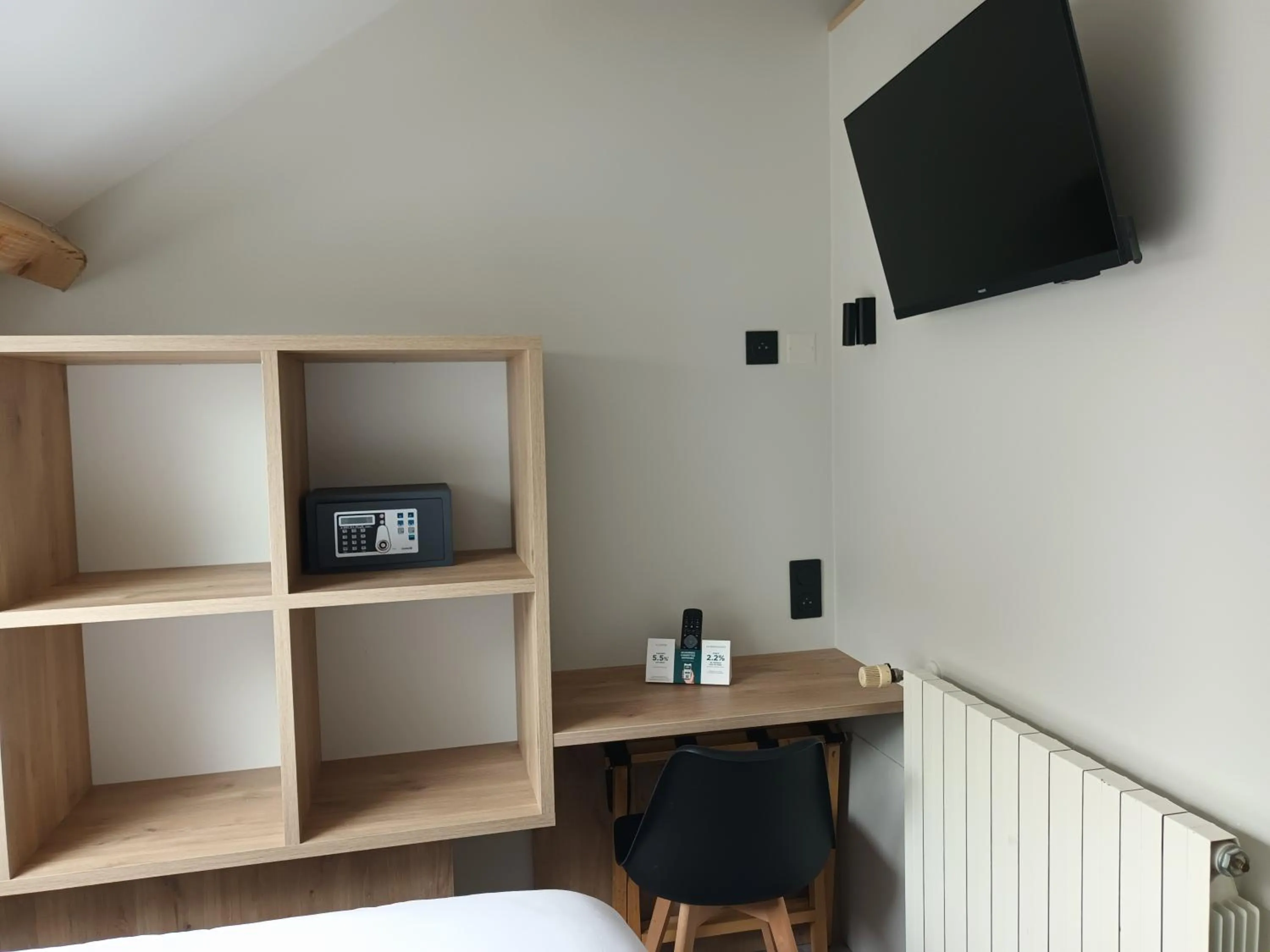 Bedroom in Hôtel-Restaurant Logis l'Aubrac Laguiole
