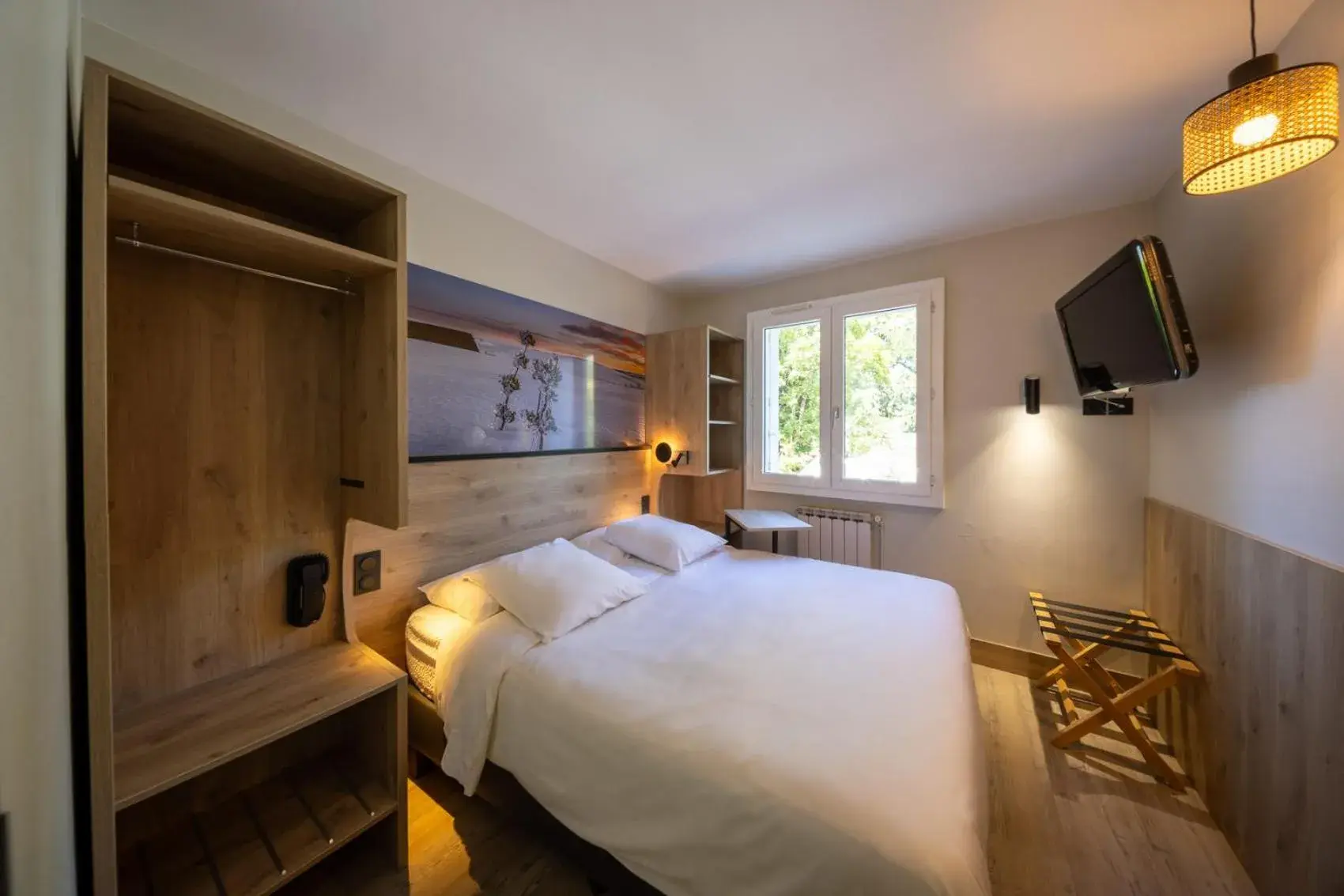 Standard Double Room - single occupancy in Hôtel-Restaurant Logis l'Aubrac Laguiole Standard Double Room - single occupancy in Hôtel-Restaurant Logis l'Aubrac Laguiole