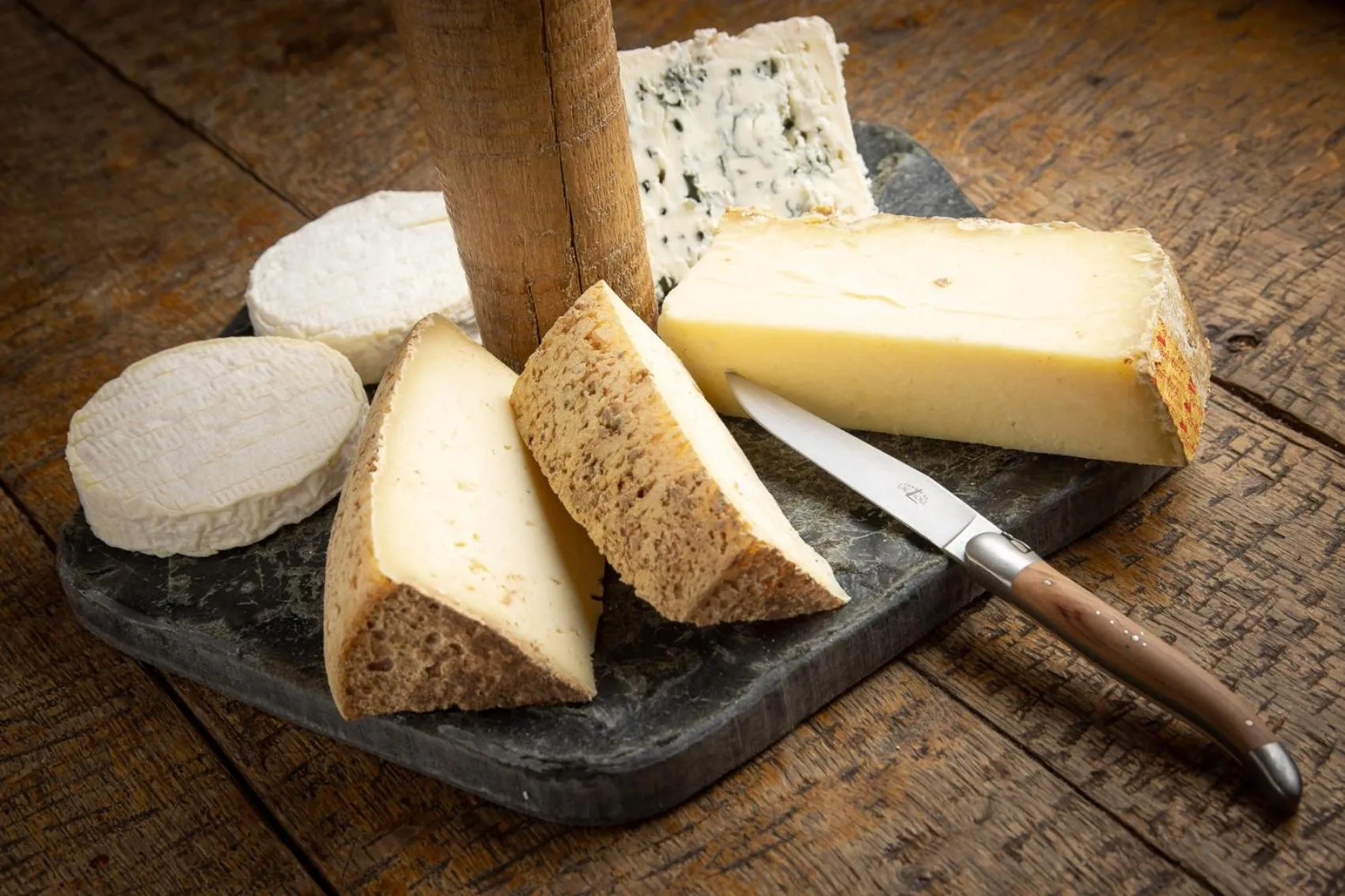 Food in Hôtel-Restaurant Logis l'Aubrac Laguiole