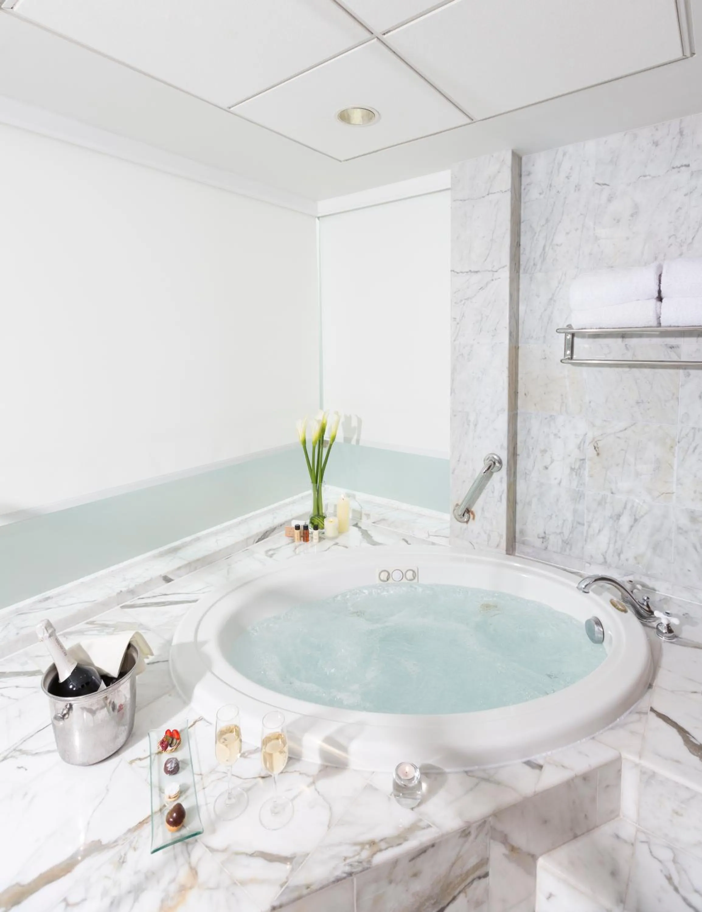 Decorative detail in Delfines Hotel & Convention Center