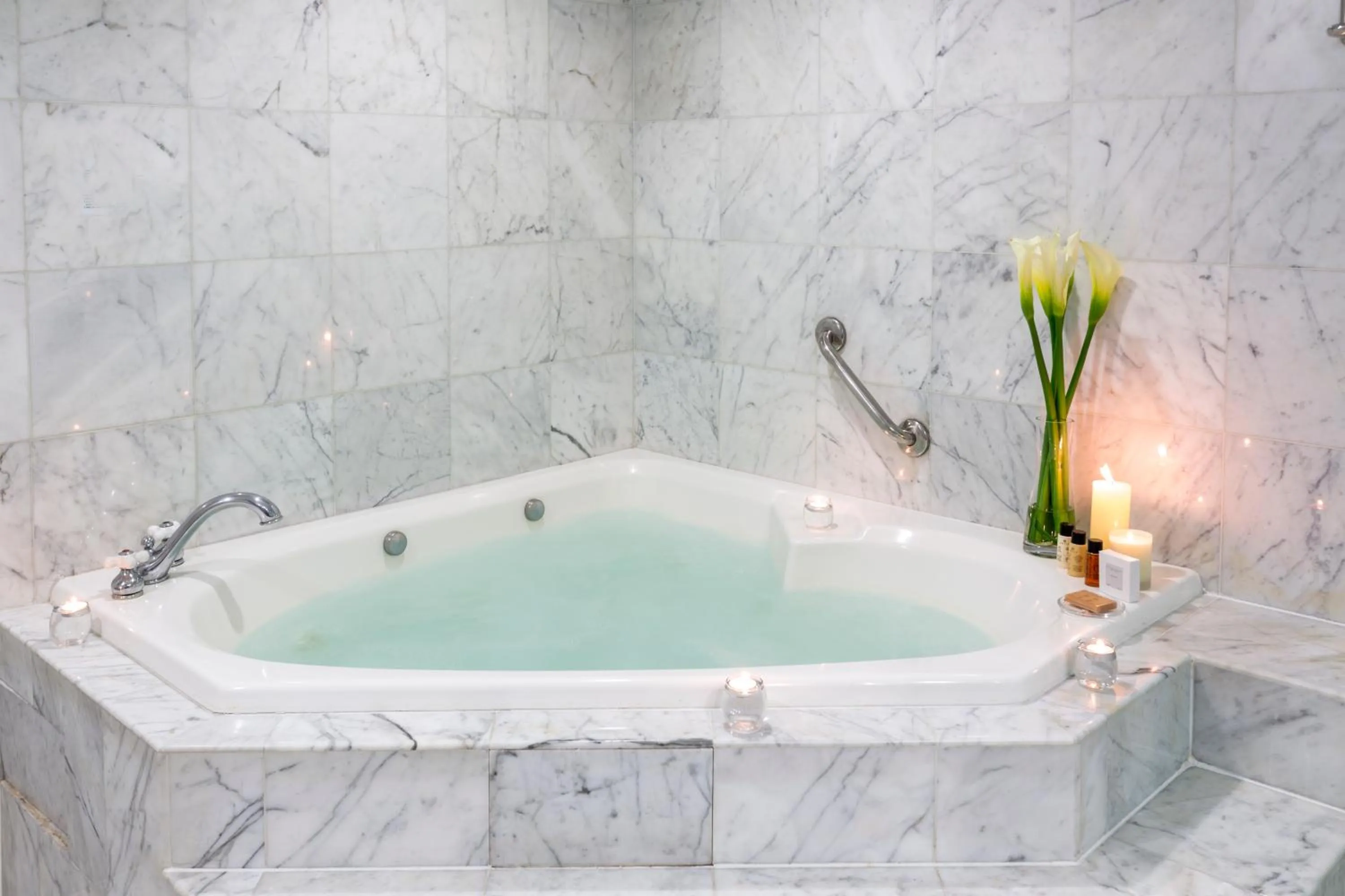 Bathroom in Delfines Hotel & Convention Center