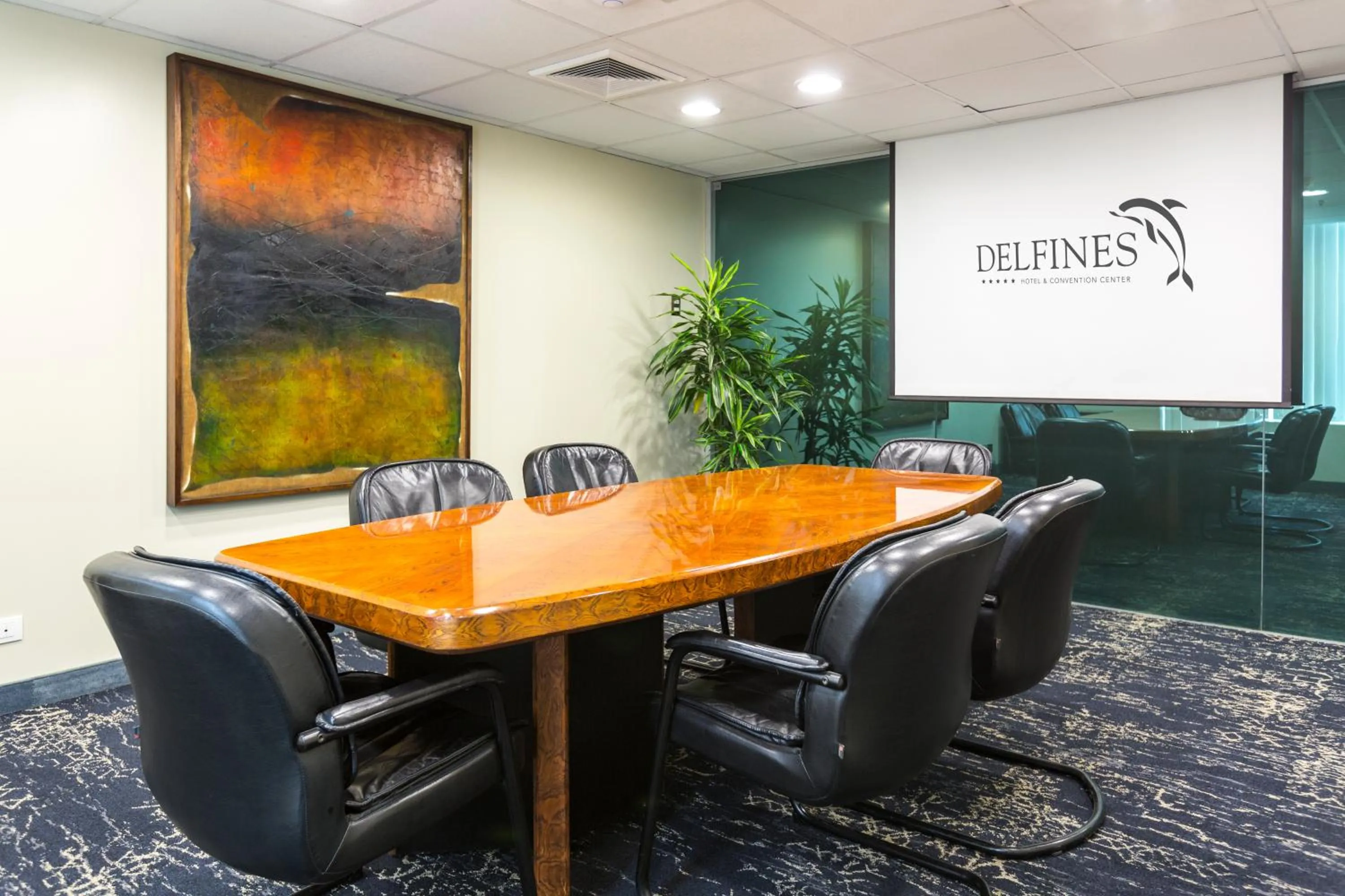 Business facilities in Delfines Hotel & Convention Center