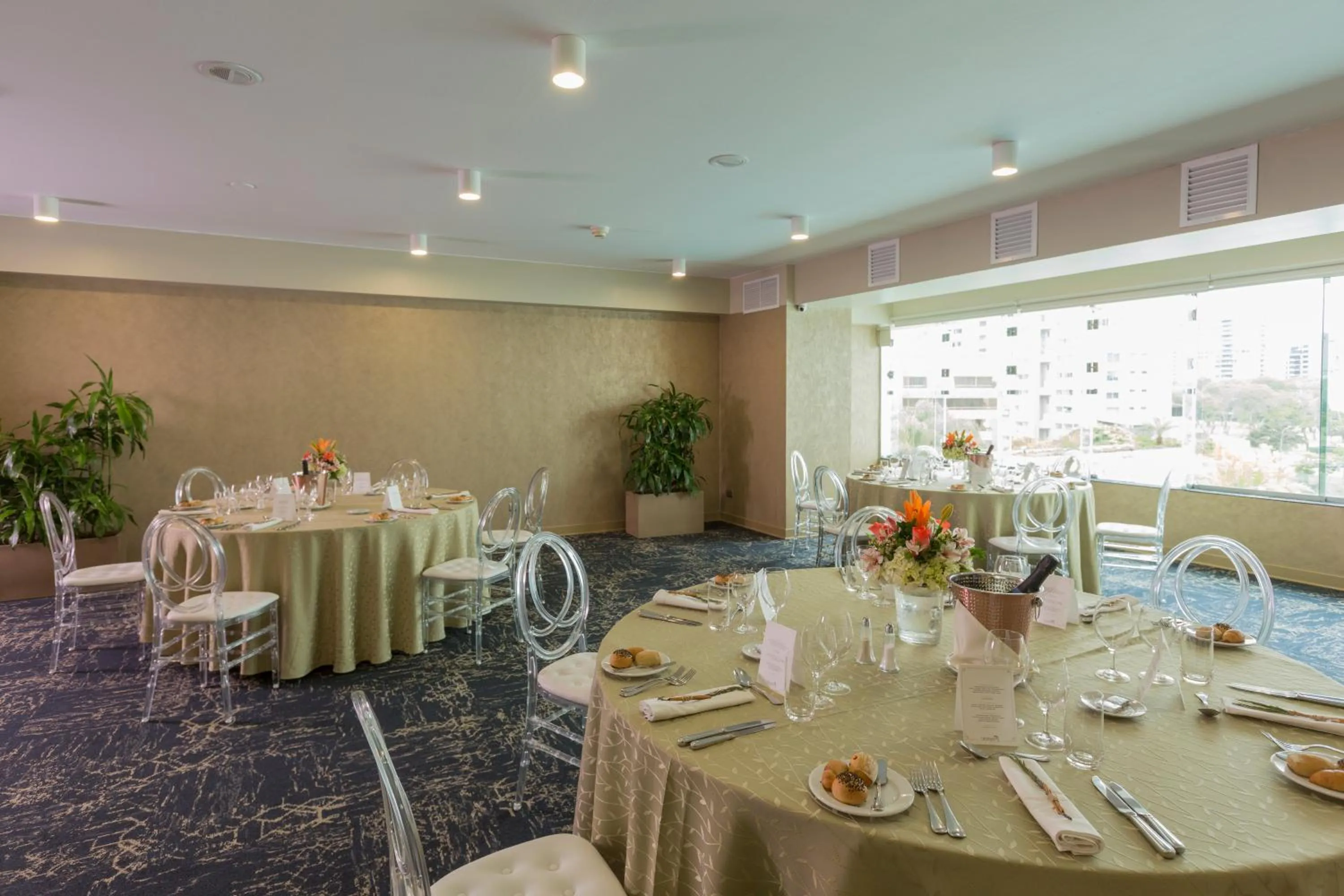 Meeting/conference room in Delfines Hotel & Convention Center