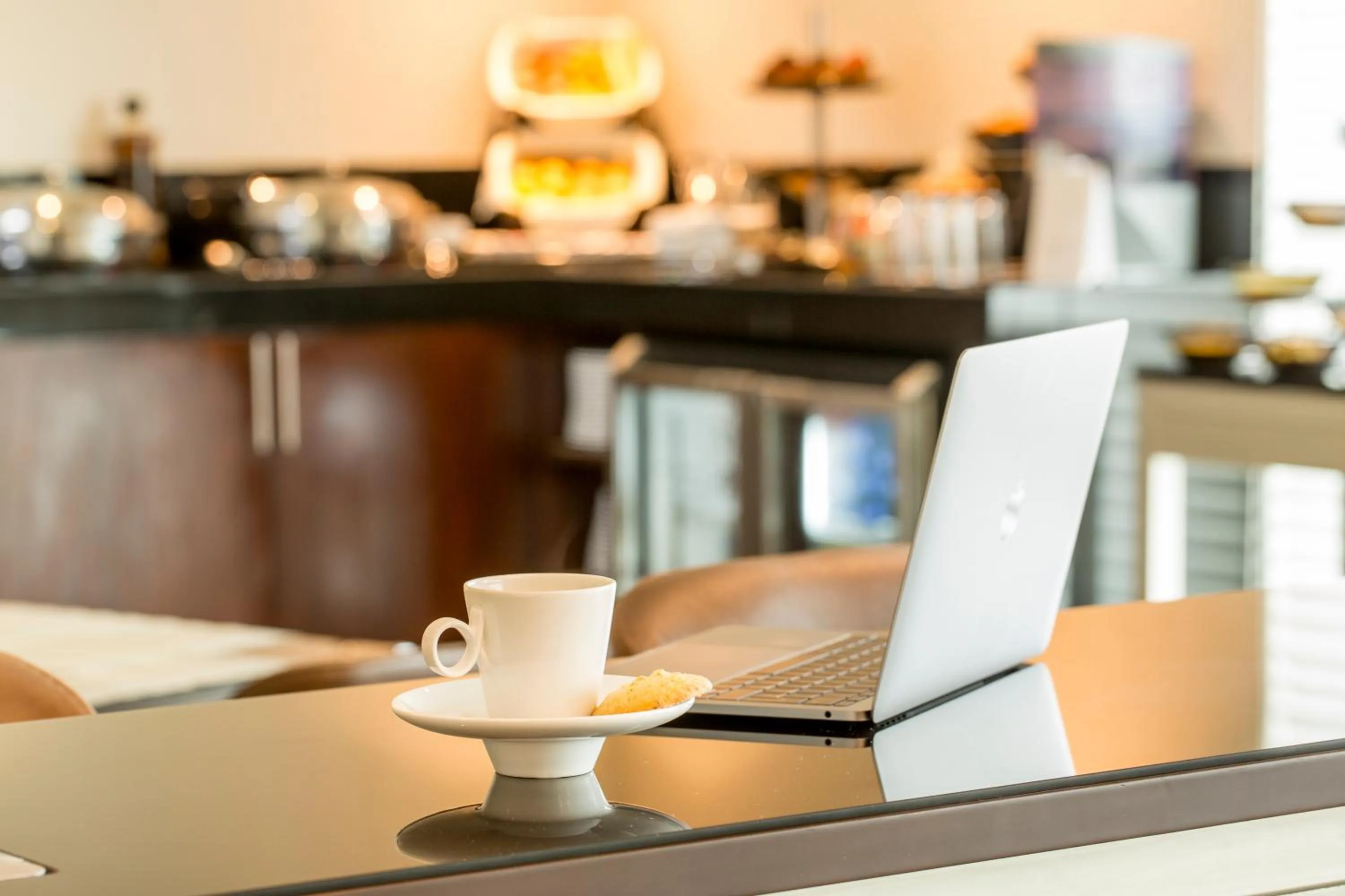 Business facilities in Delfines Hotel & Convention Center