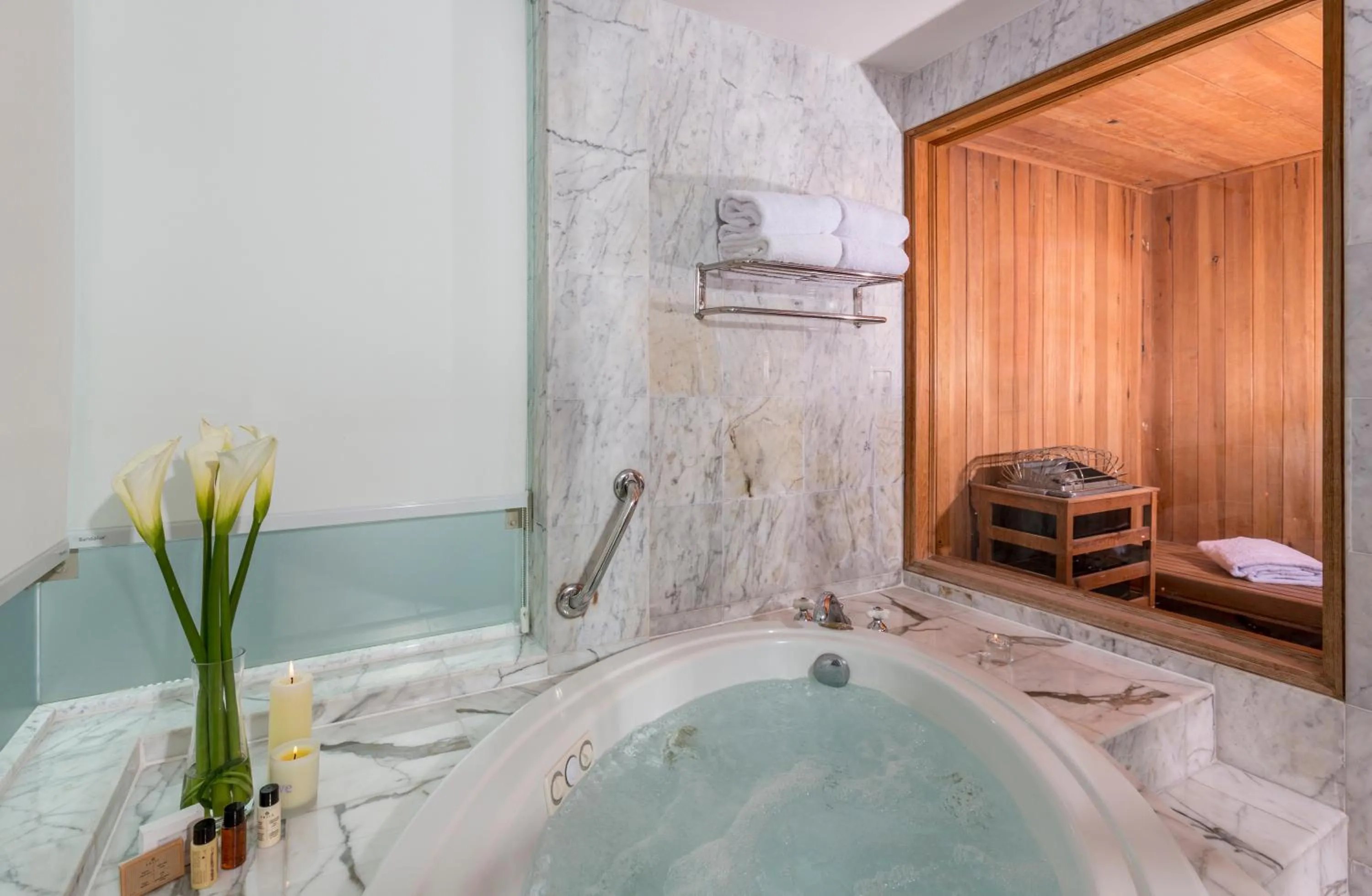 Bathroom in Delfines Hotel & Convention Center