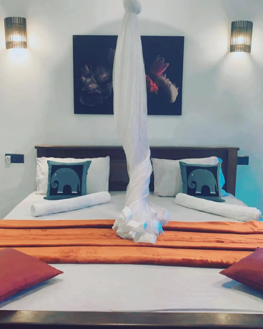 Bed in Adams Peak Inn