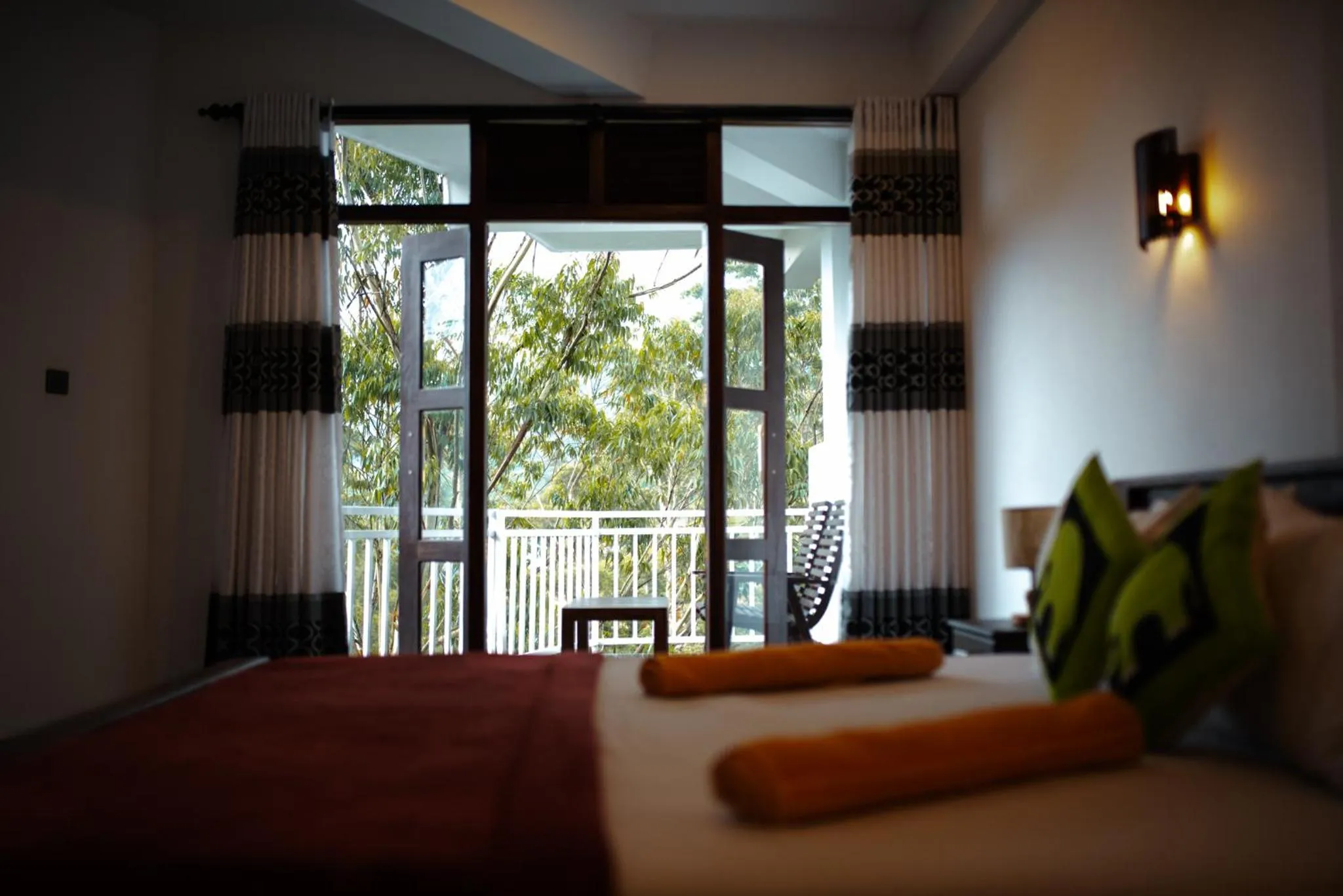 Bed in Adams Peak Inn