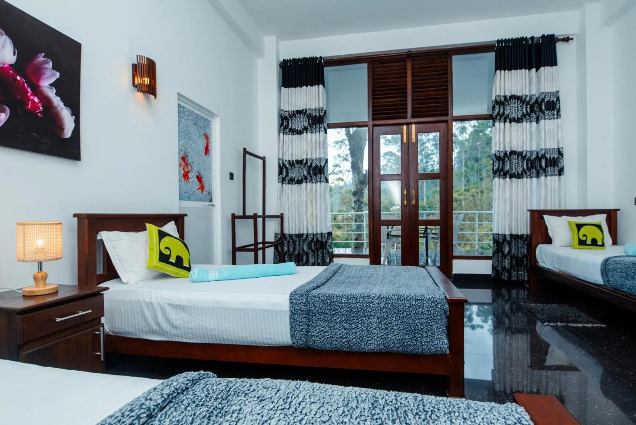 Bed in Adams Peak Inn