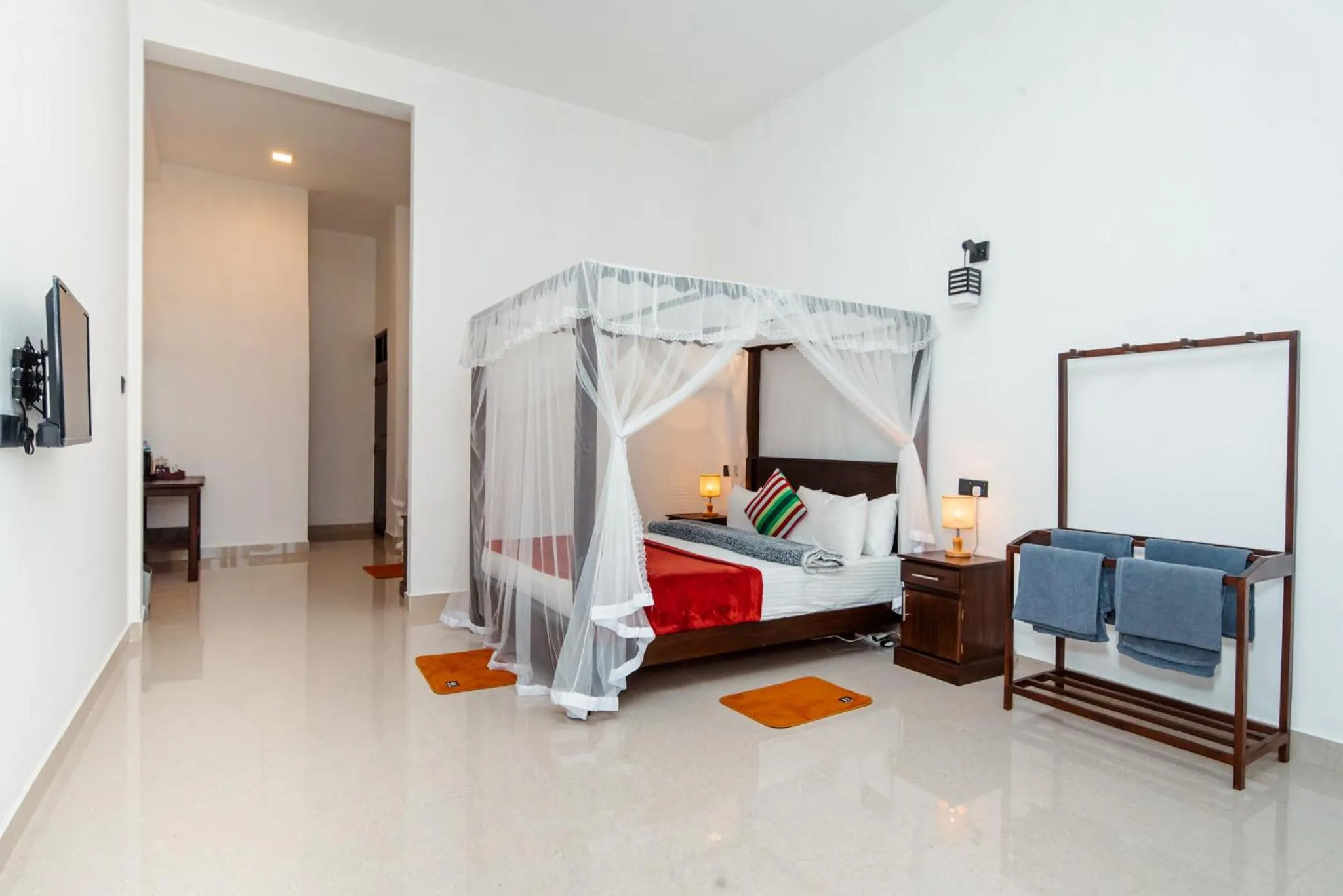 Bed in Adams Peak Inn