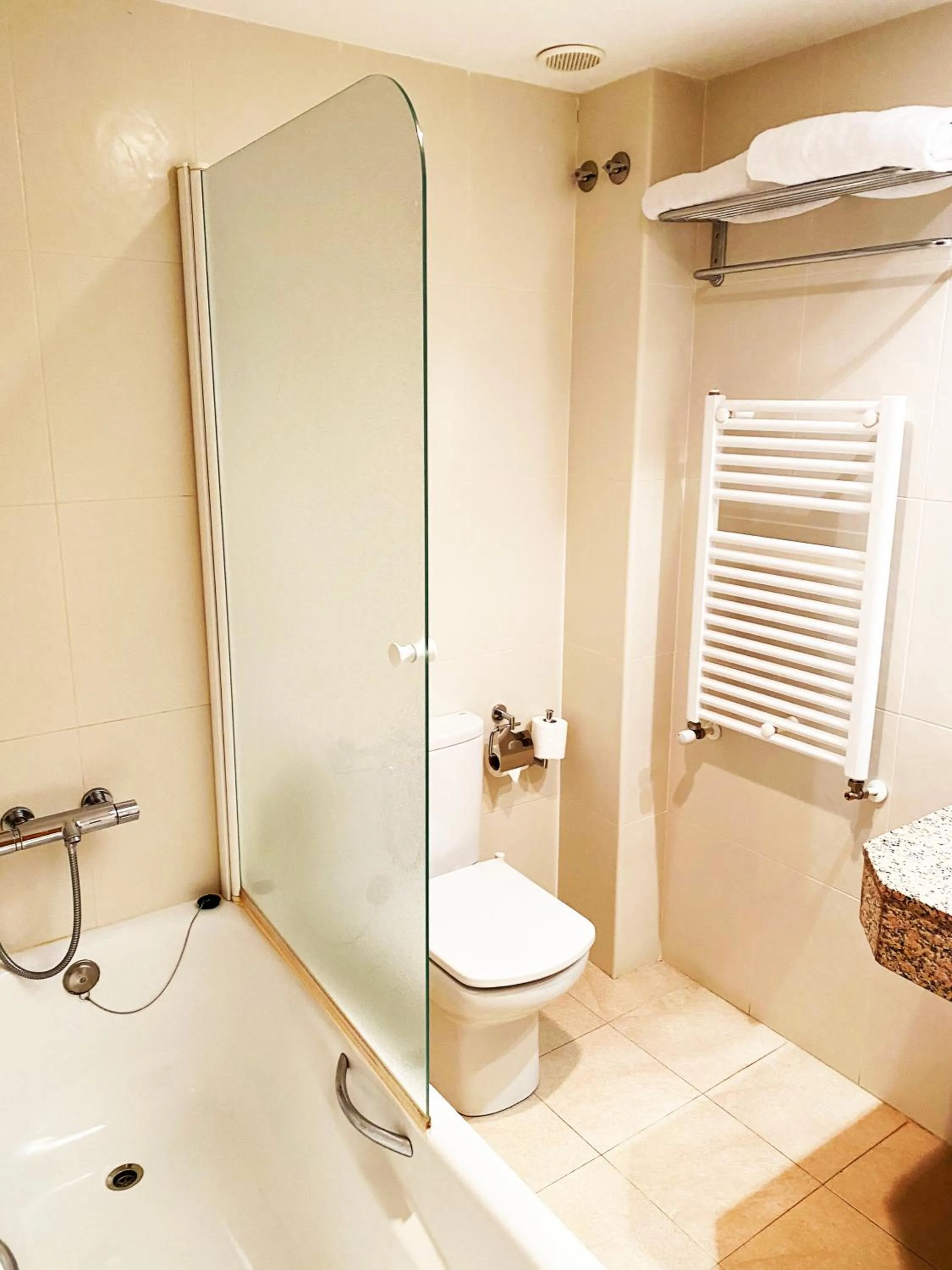 Bathroom in Hotel SNÖ Edelweiss