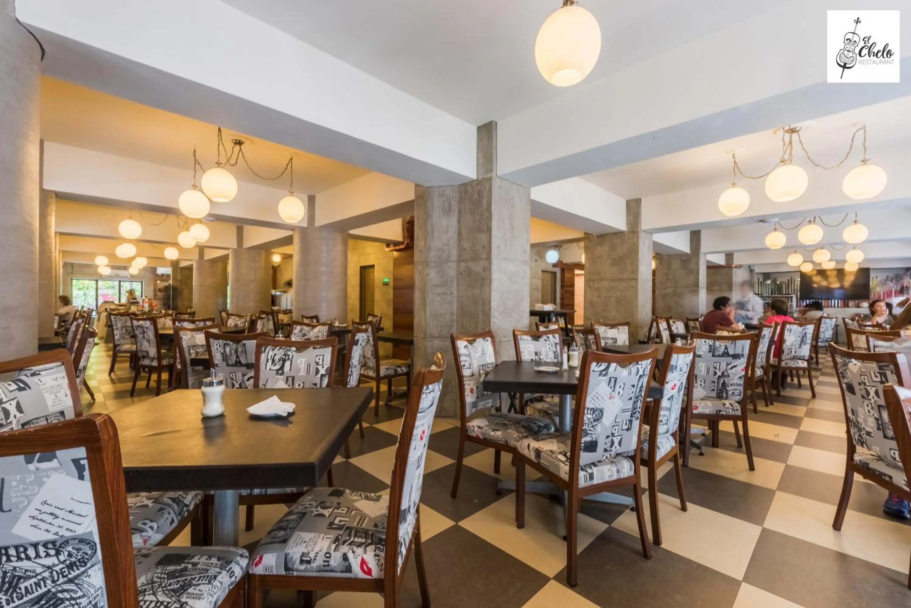 Restaurant/places to eat in Hotel Panamericano