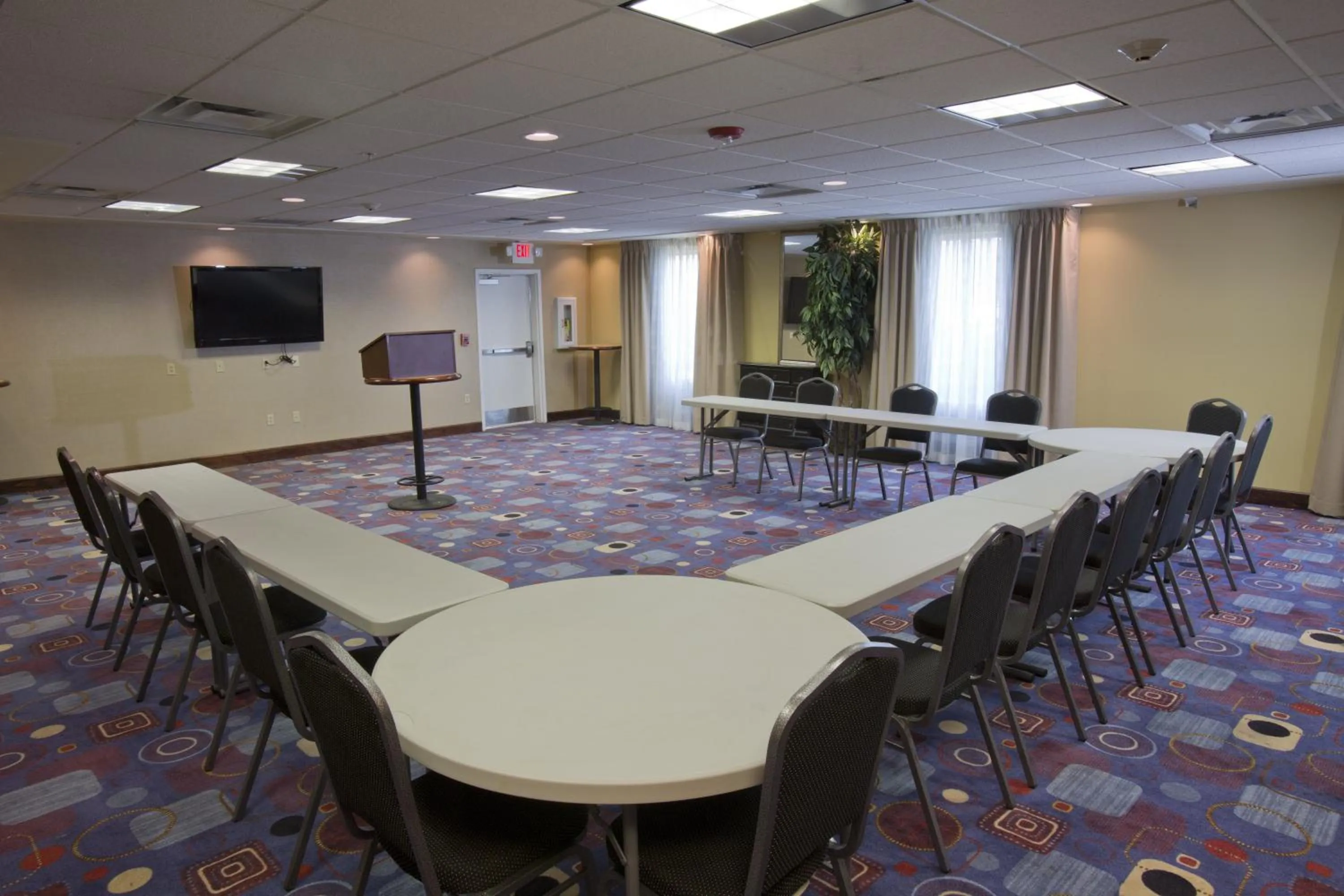 Meeting/conference room in Holiday Inn Express New Albany by IHG