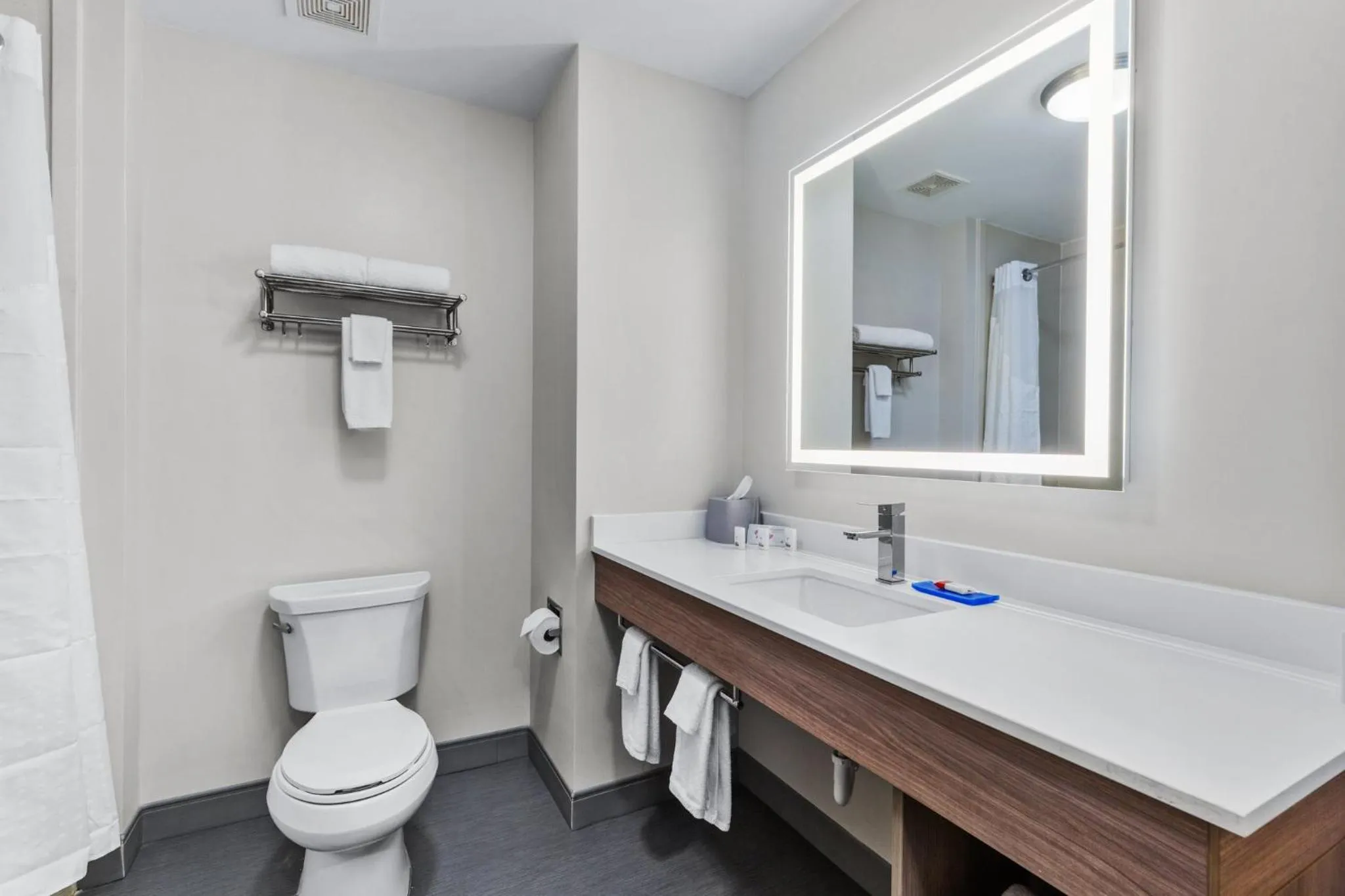 Bathroom in Holiday Inn Express New Albany by IHG