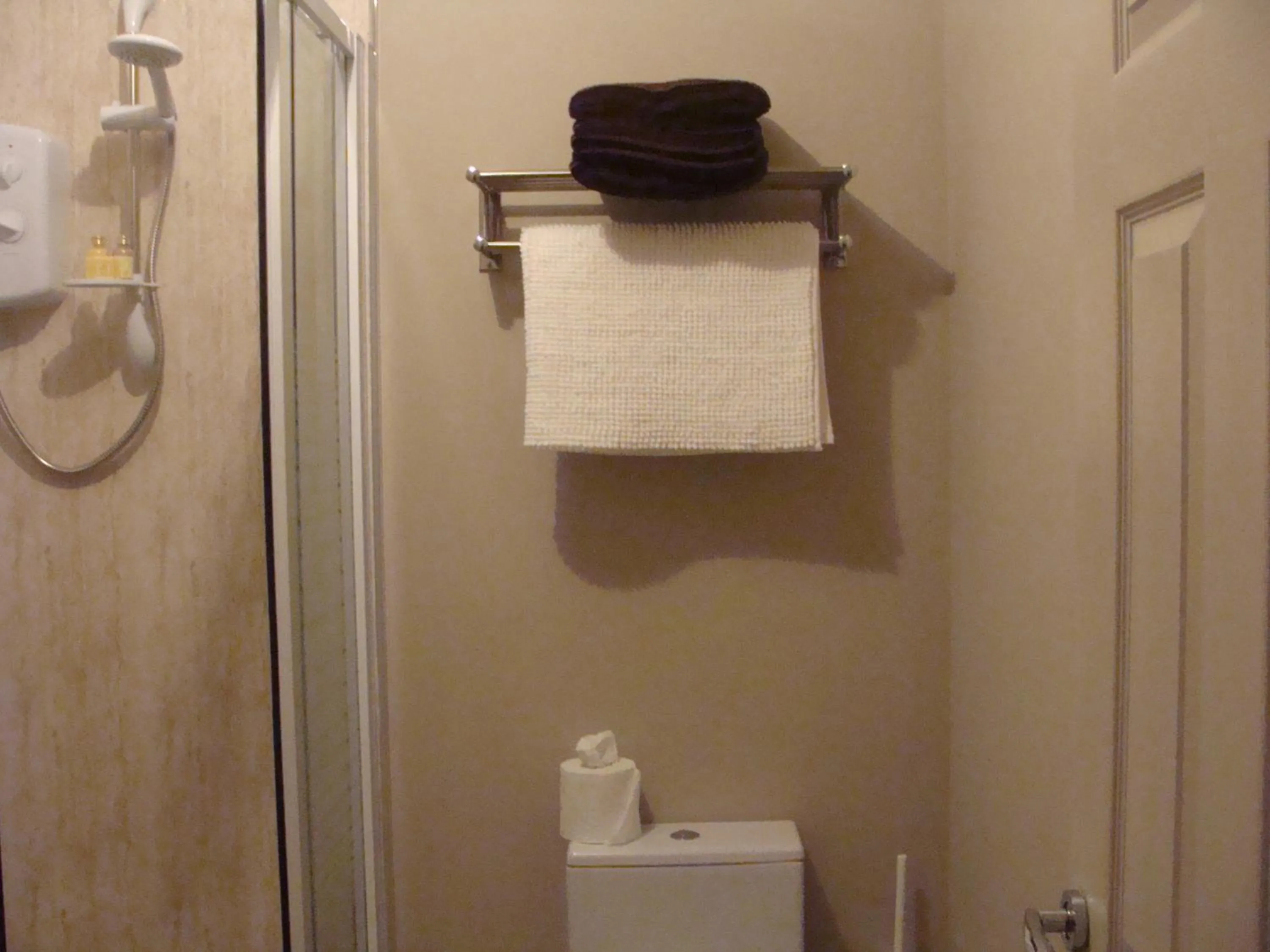 Bathroom in Riggend Farm Accomodation