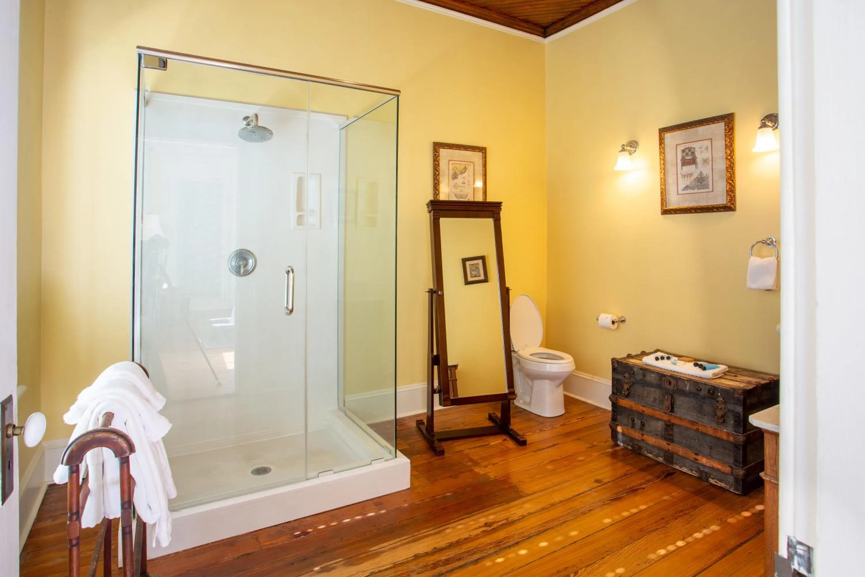 Shower in The Gastonian, Historic Inns of Savannah Collection