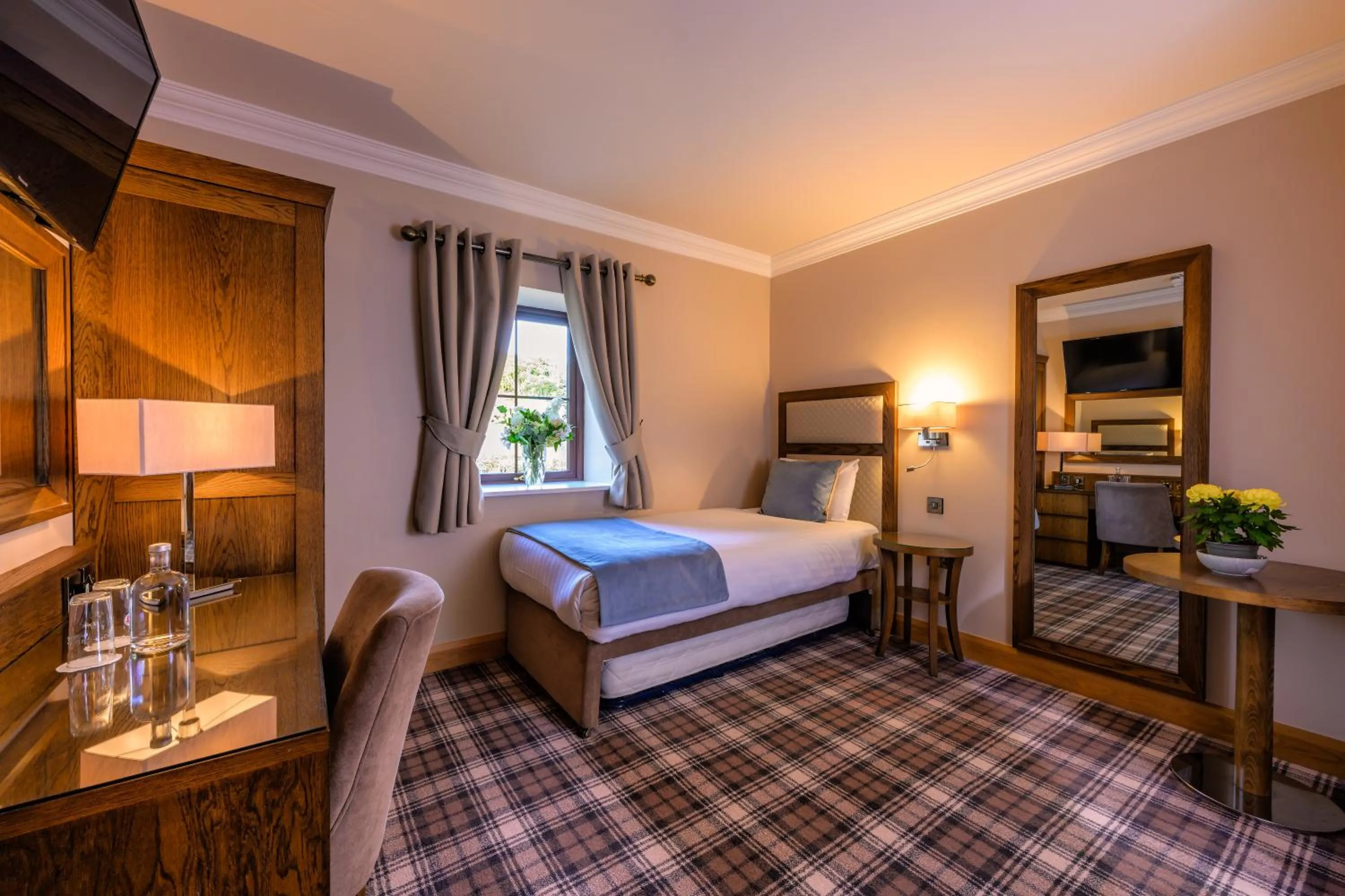 Bed in Flagstaff Lodge