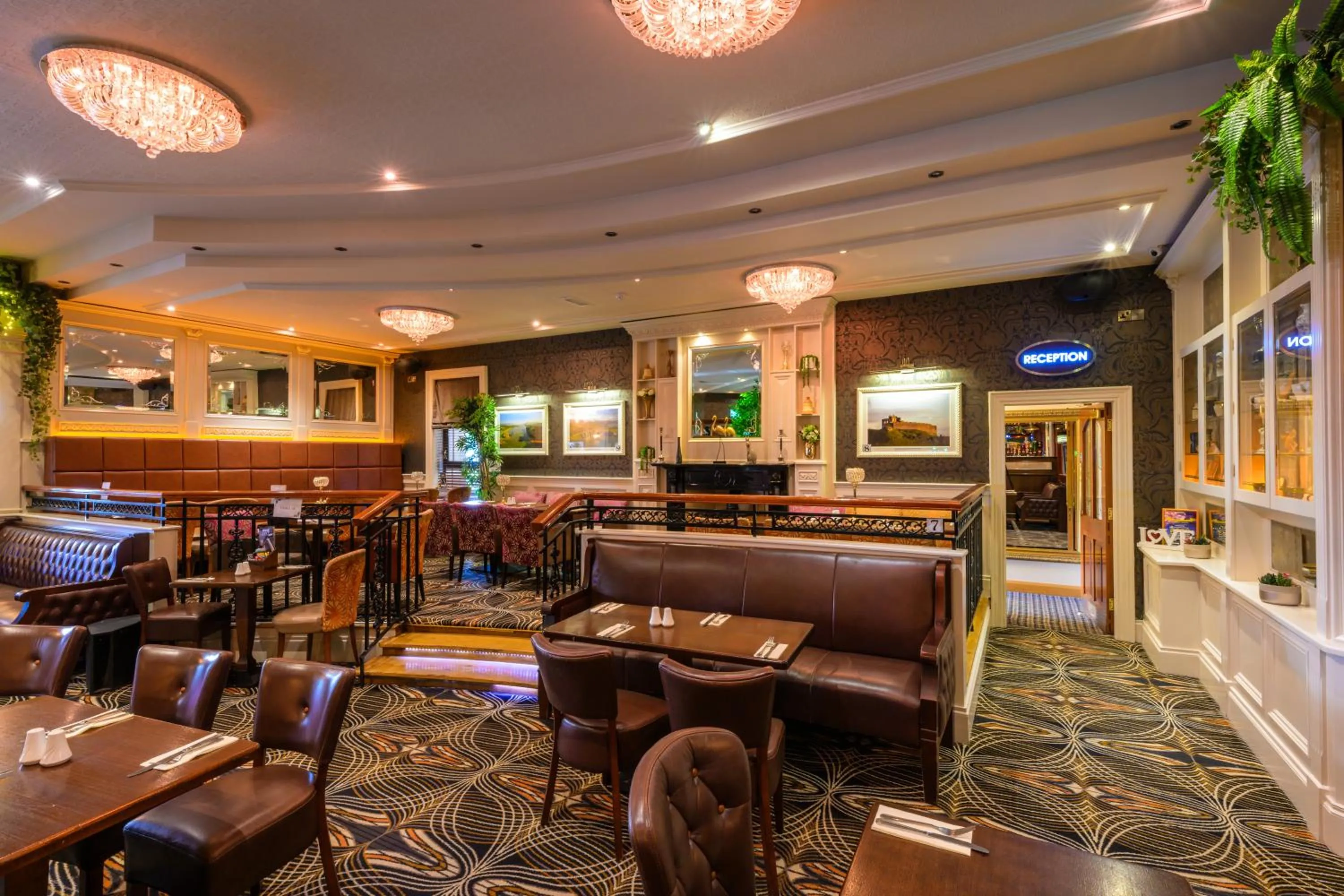 Restaurant/places to eat in Flagstaff Lodge