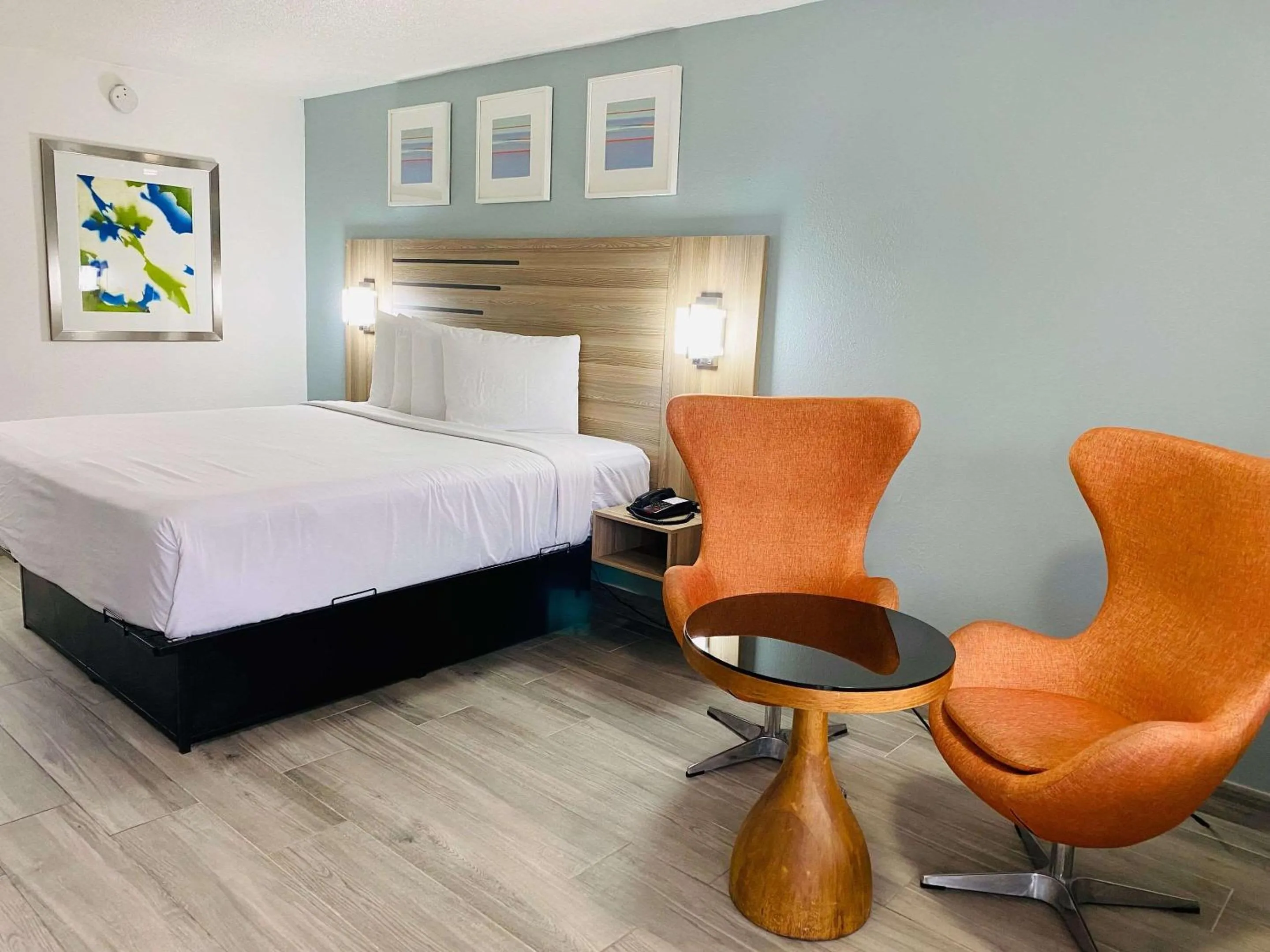 Bedroom, Bed in Terrace Garden Inn