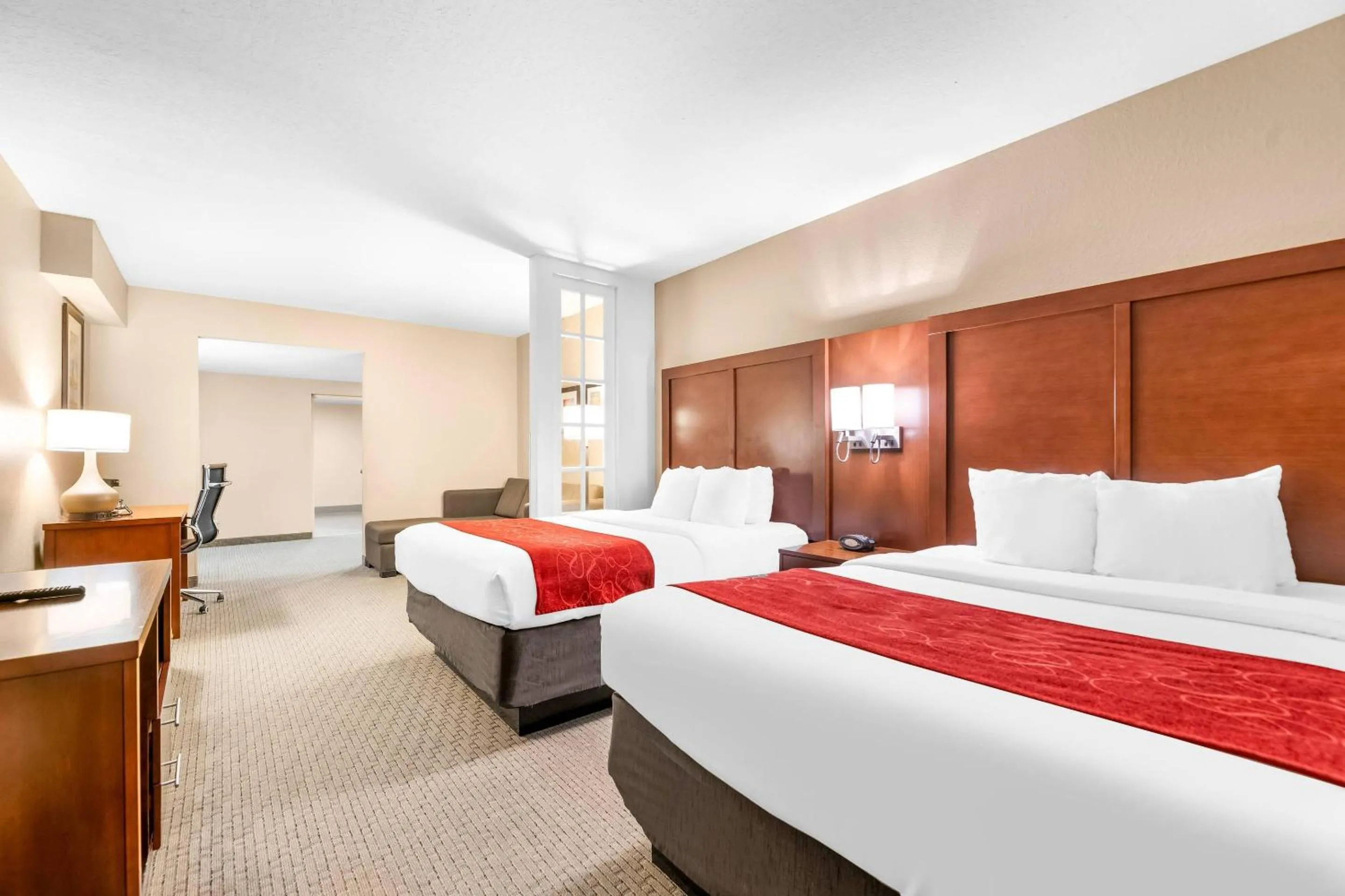 Bedroom, Bed in Comfort Suites Orlando Airport