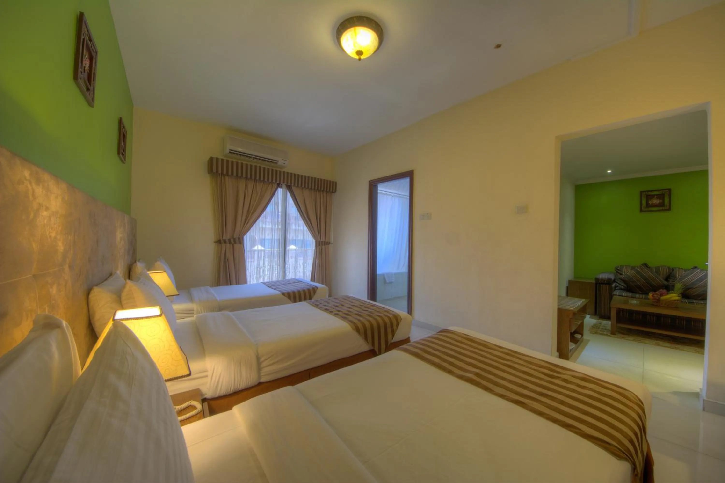 Bedroom, Bed in Hyde Park Hotel