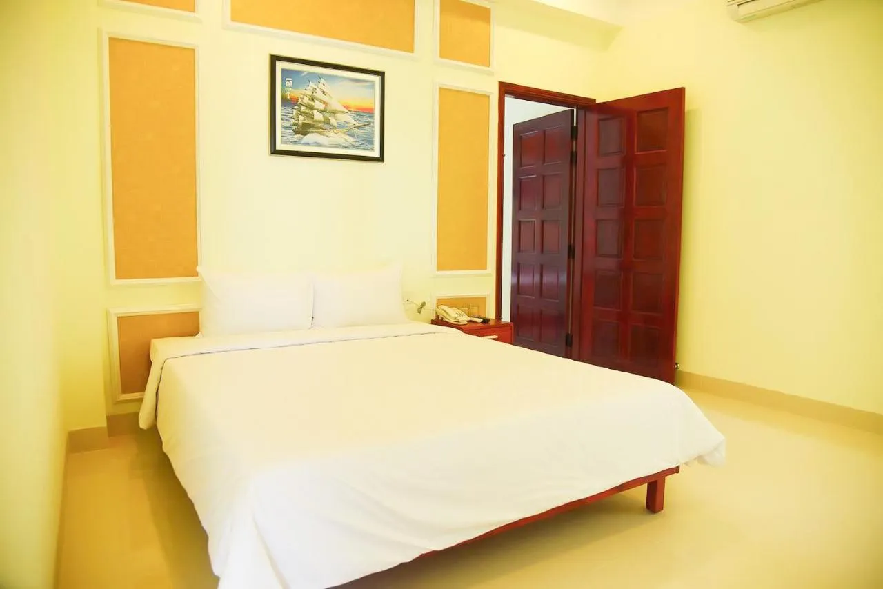 Bedroom, Bed in Ly Ky Hotel