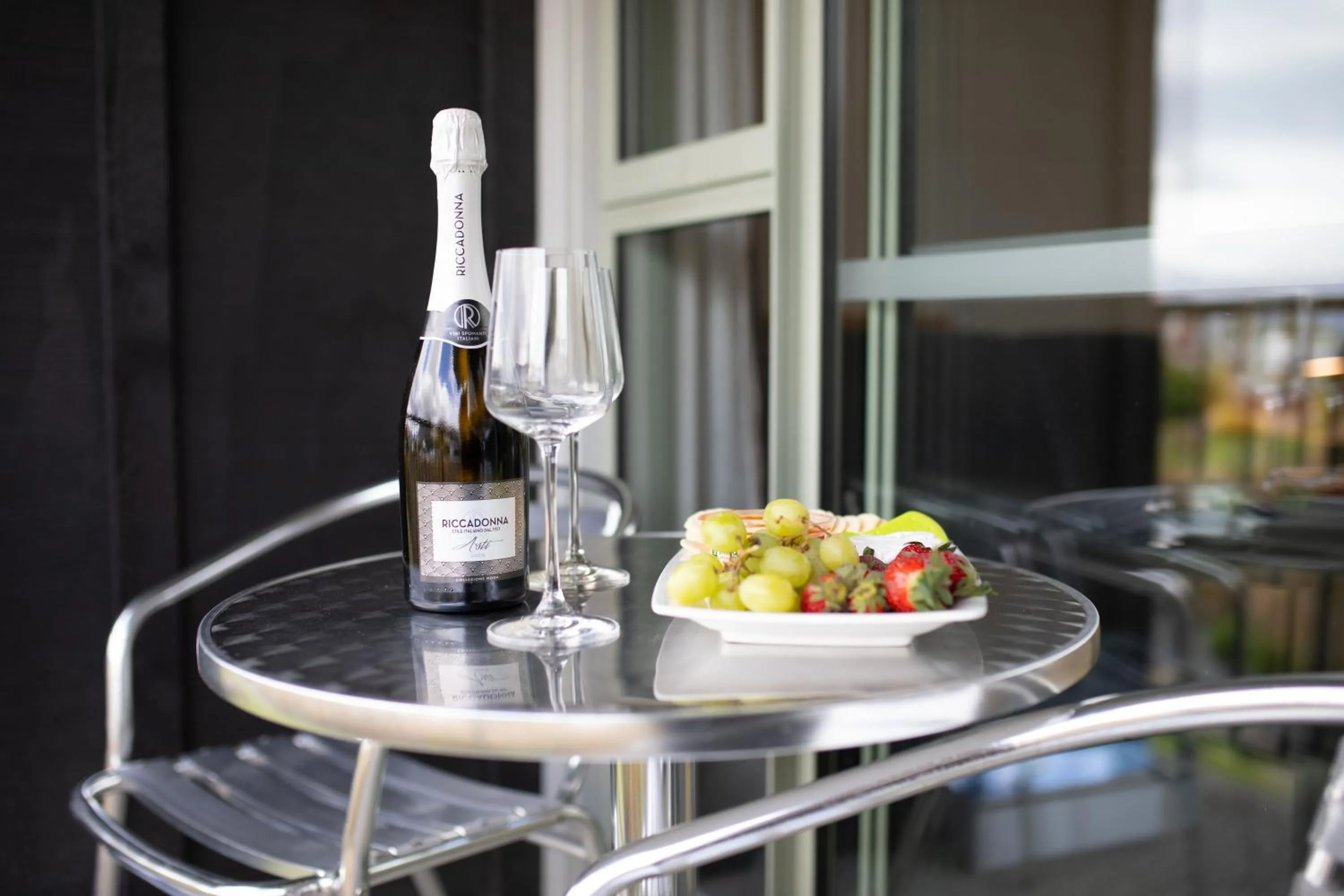 Dining area in Clearbrook Motel & Serviced Apartments