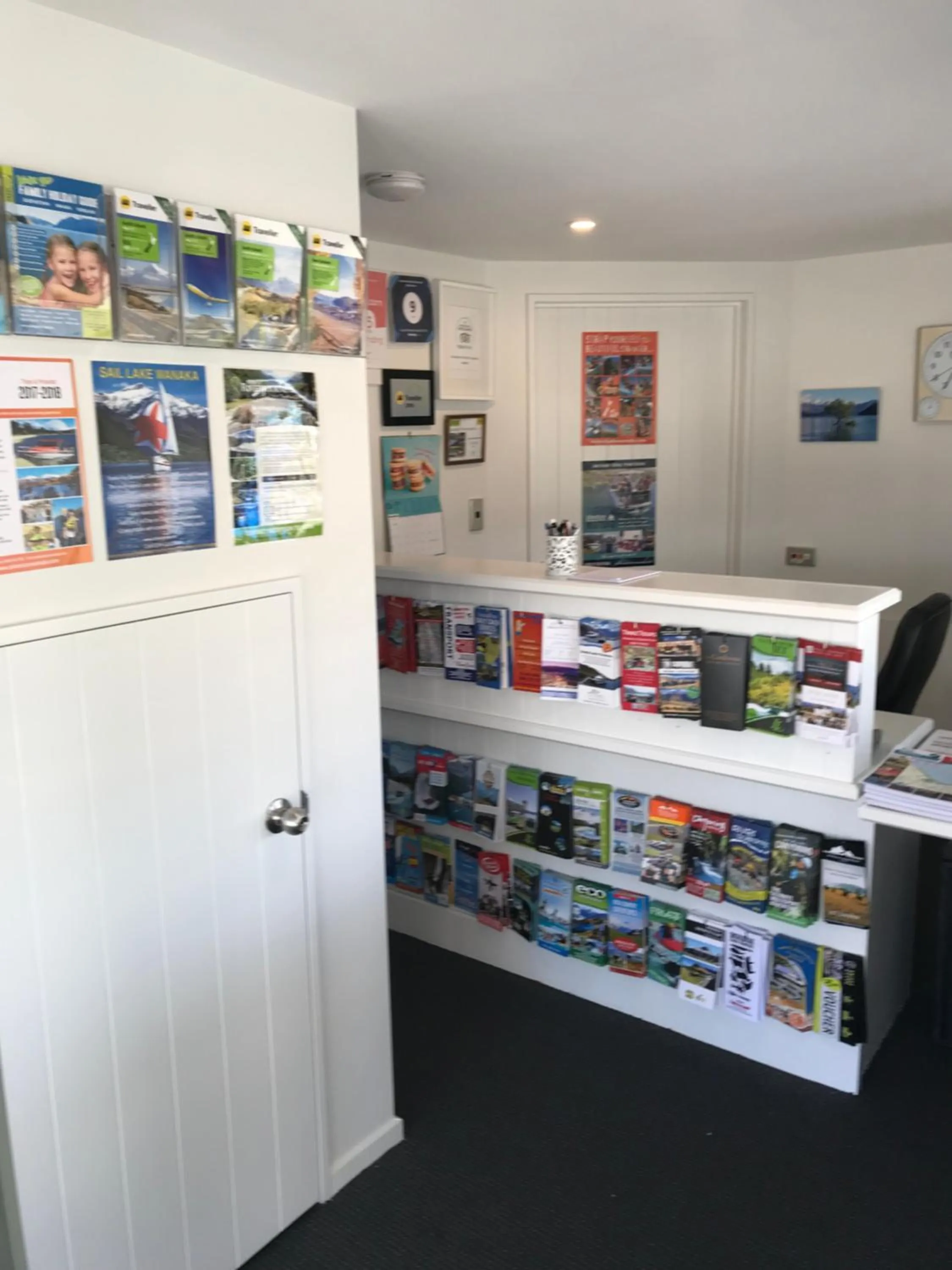 Lobby or reception in Clearbrook Motel & Serviced Apartments