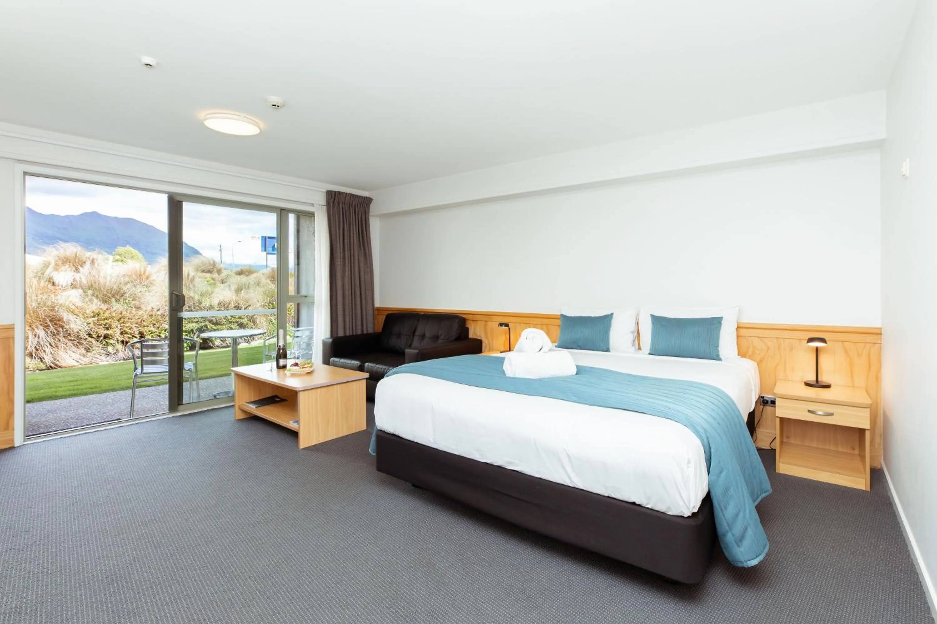 Bed in Clearbrook Motel & Serviced Apartments
